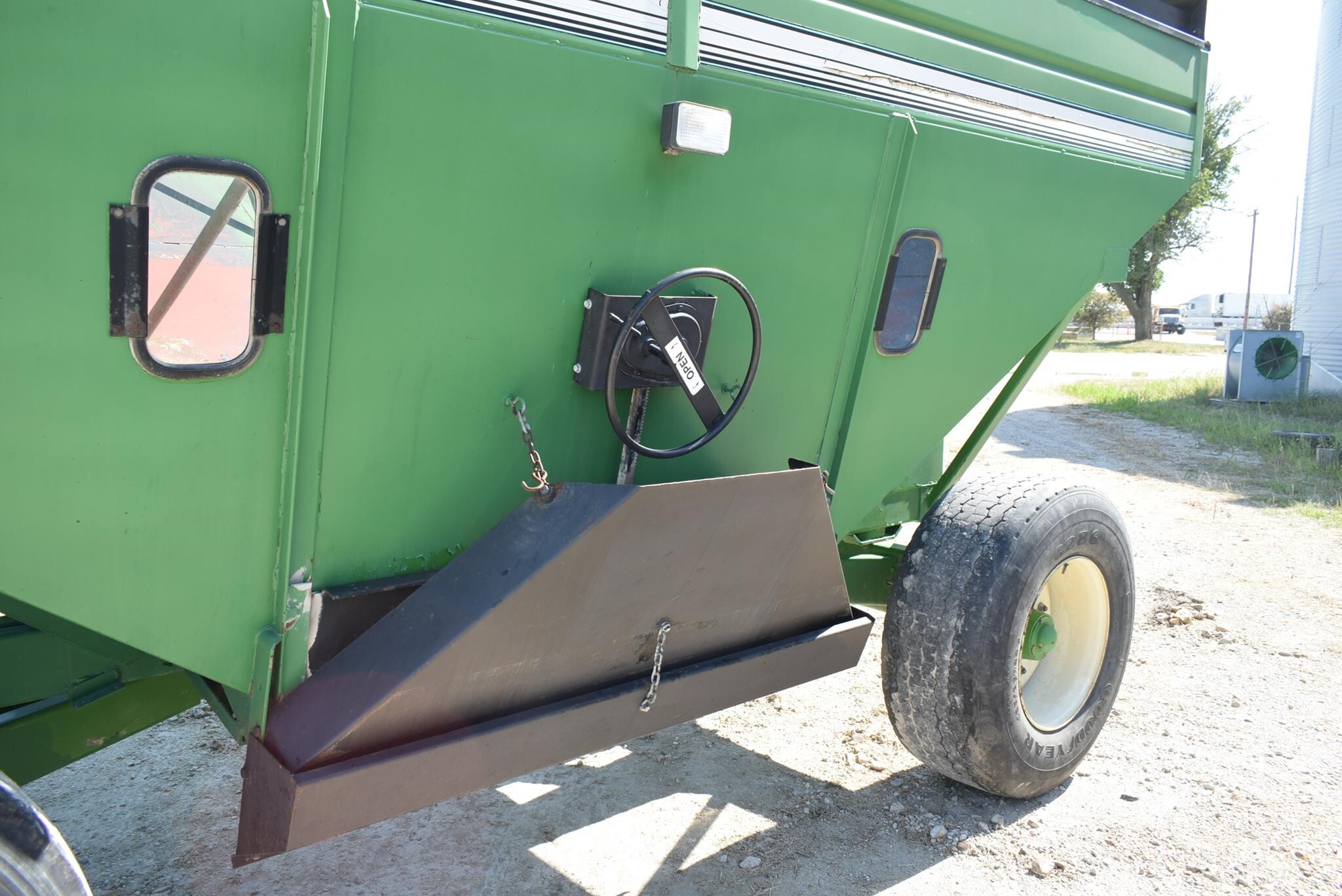  Brent 640 Gravity Wagon