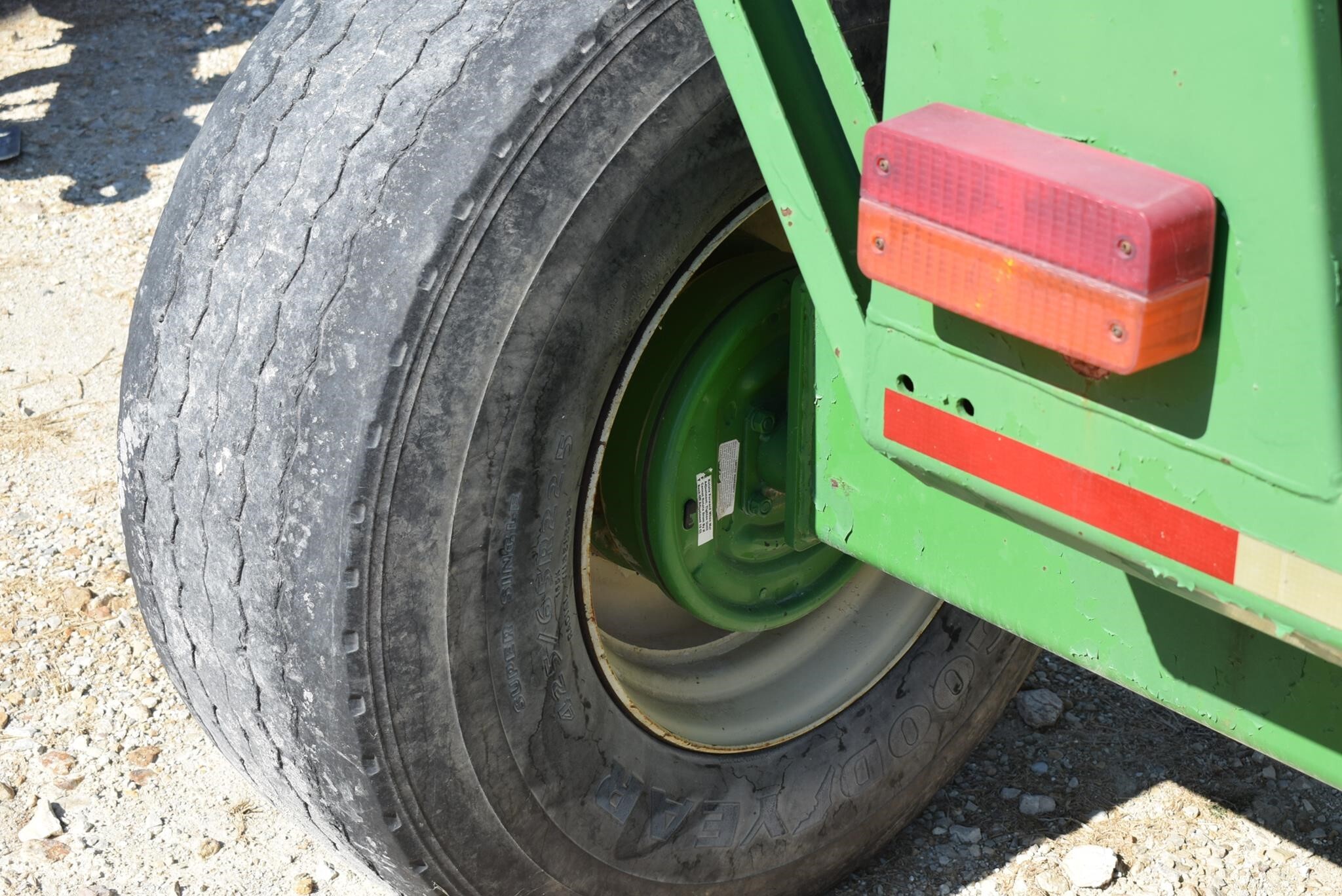  Brent 640 Gravity Wagon