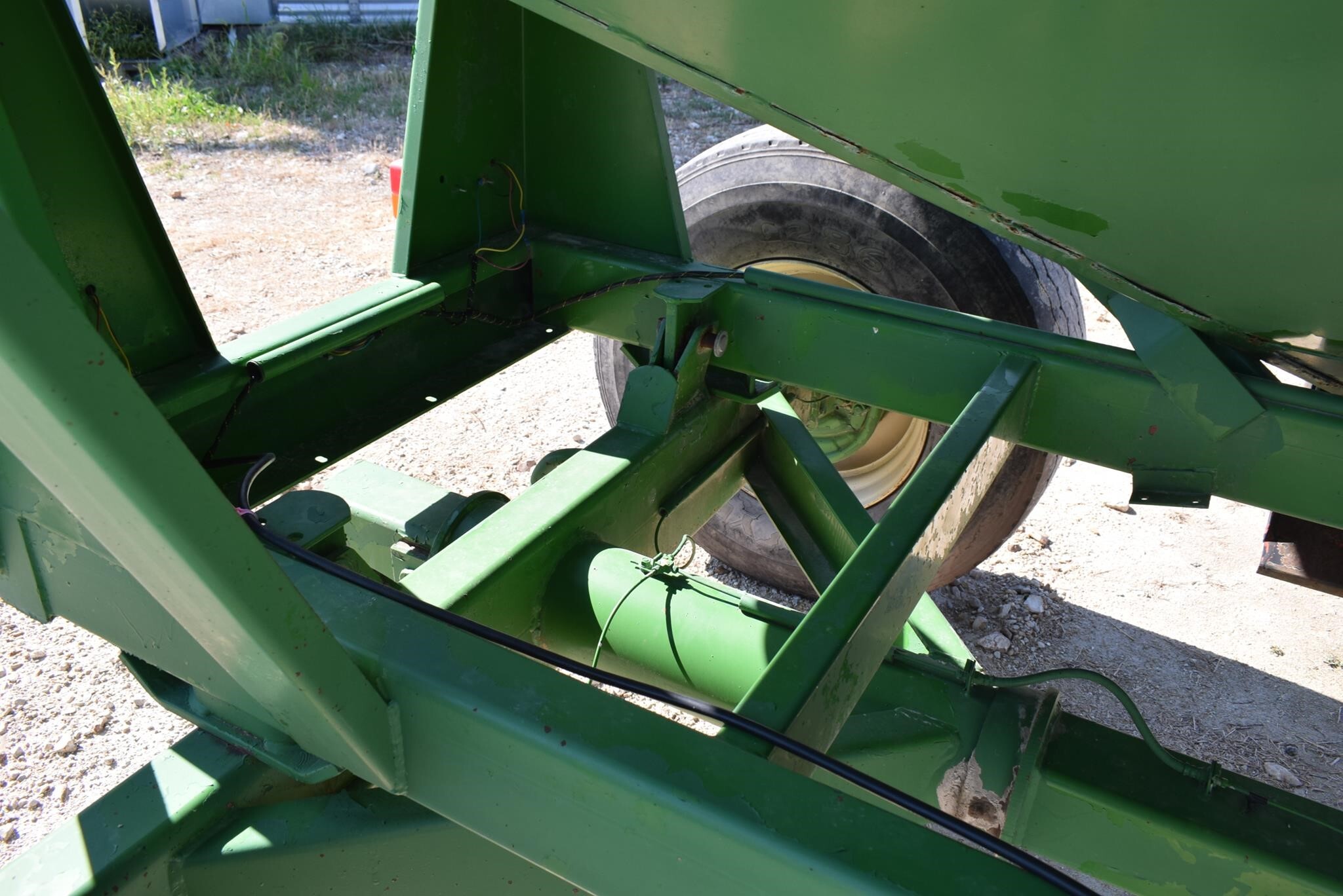  Brent 640 Gravity Wagon