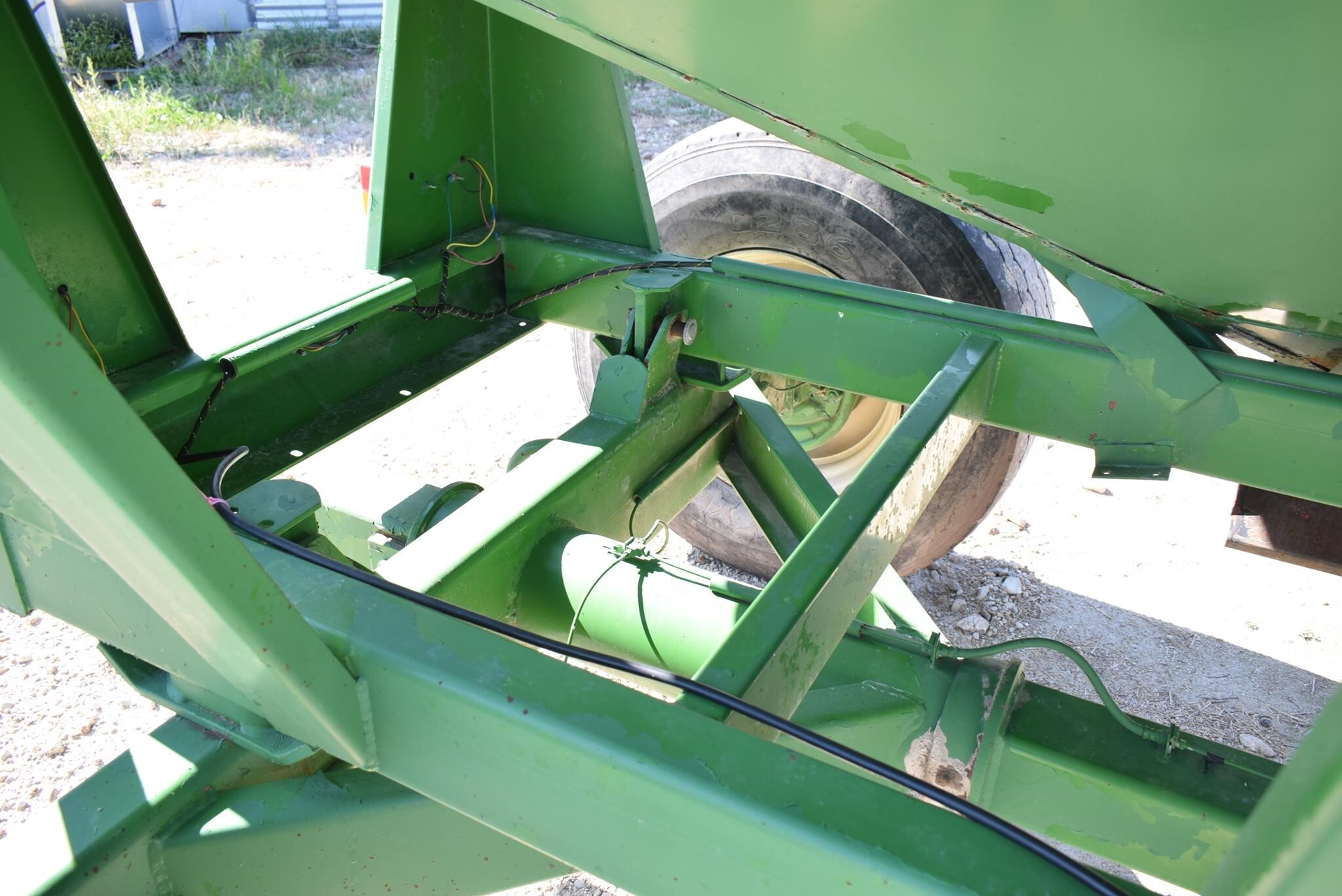  Brent 640 Gravity Wagon