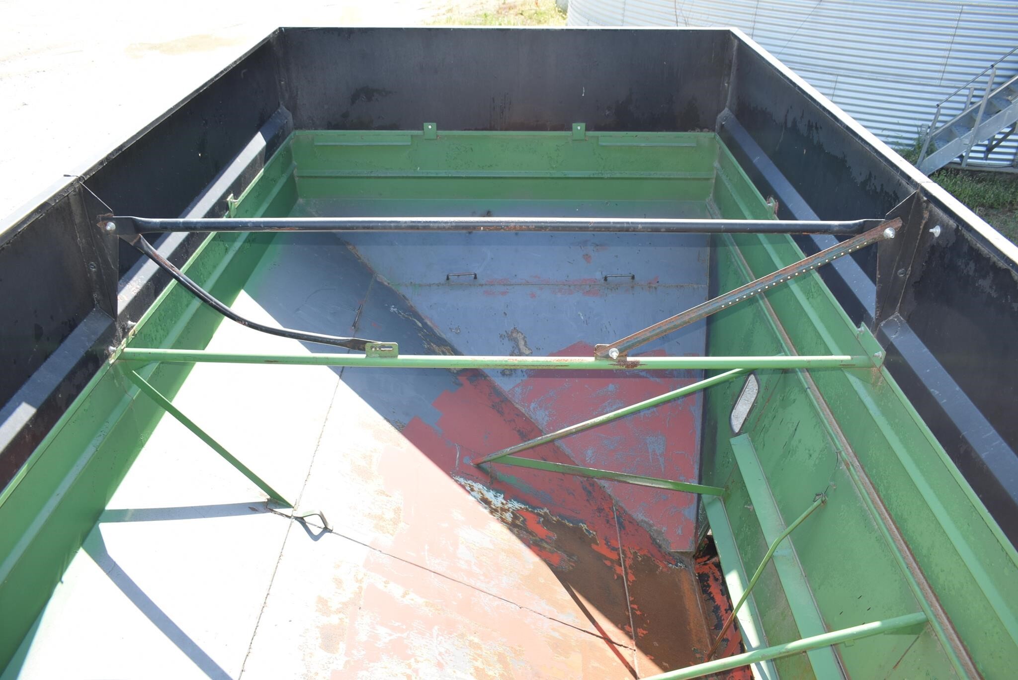  Brent 640 Gravity Wagon