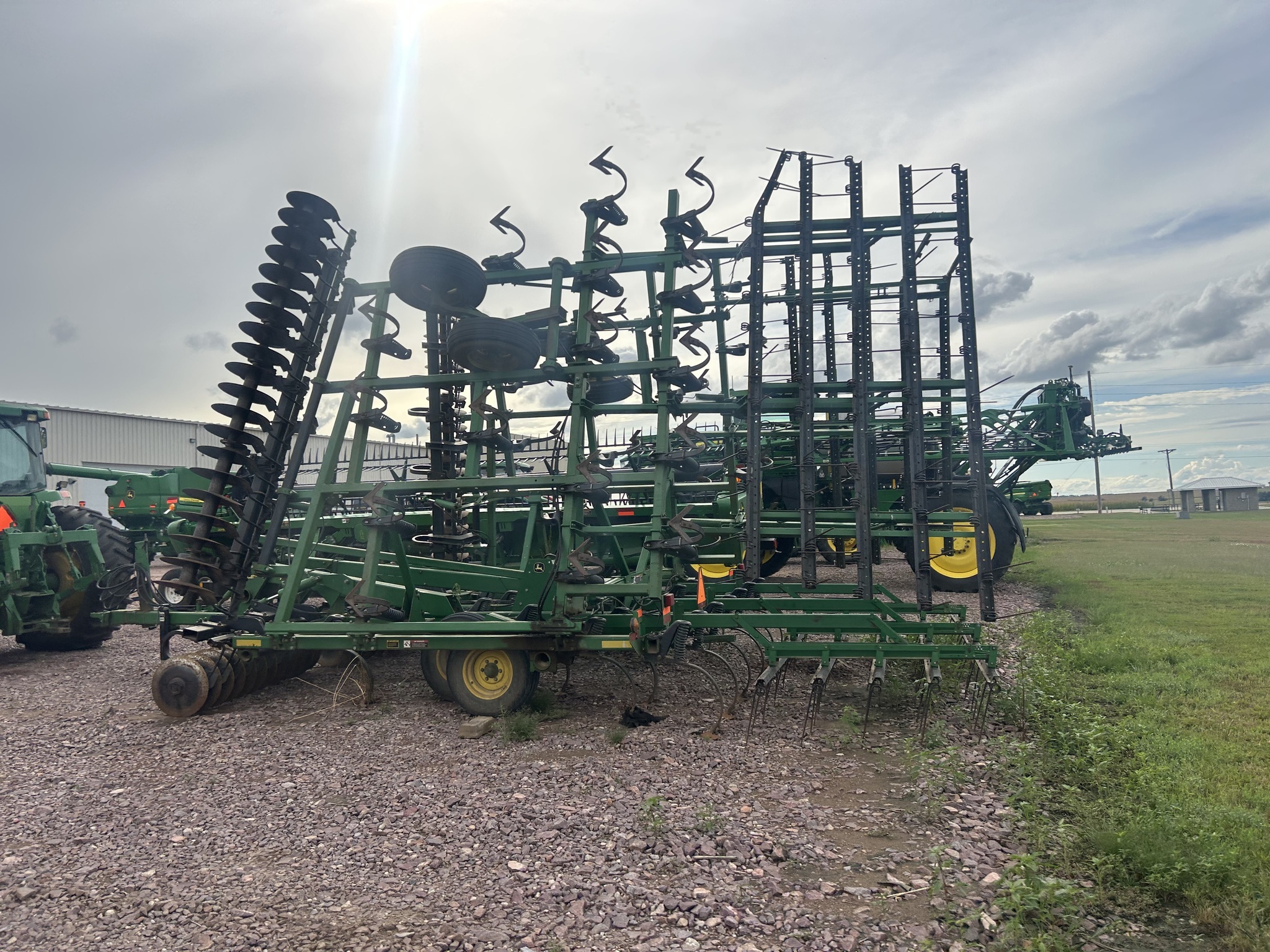 2003 John Deere 726 Soil Finisher