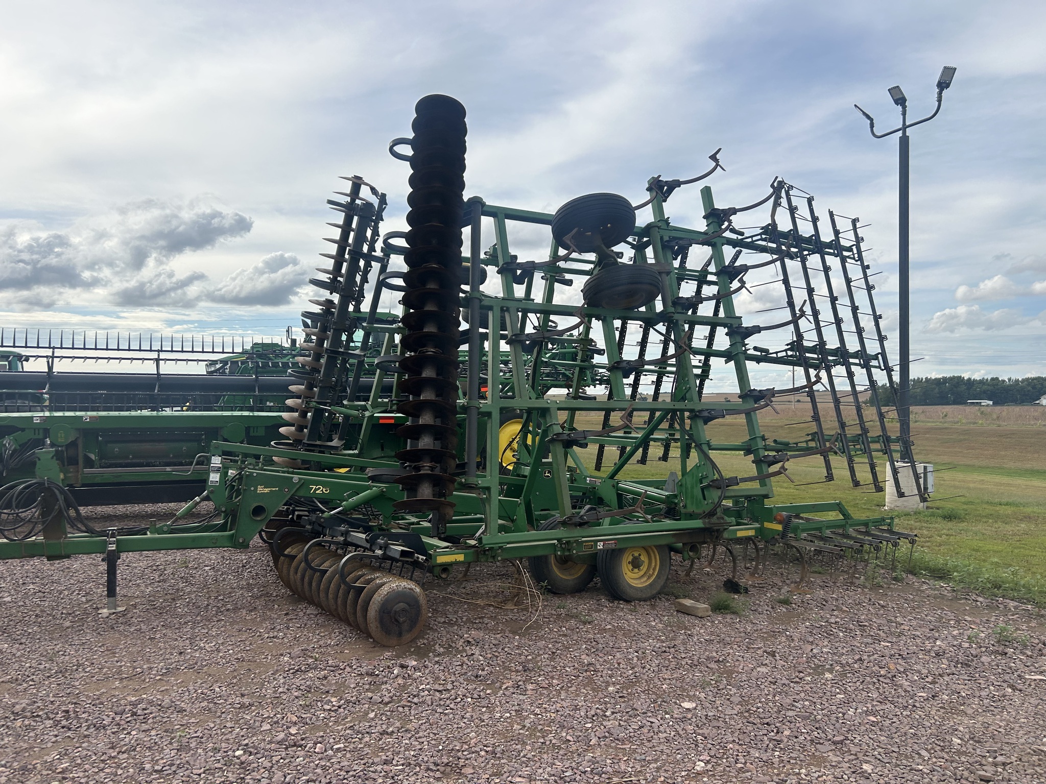 2003 John Deere 726 Soil Finisher