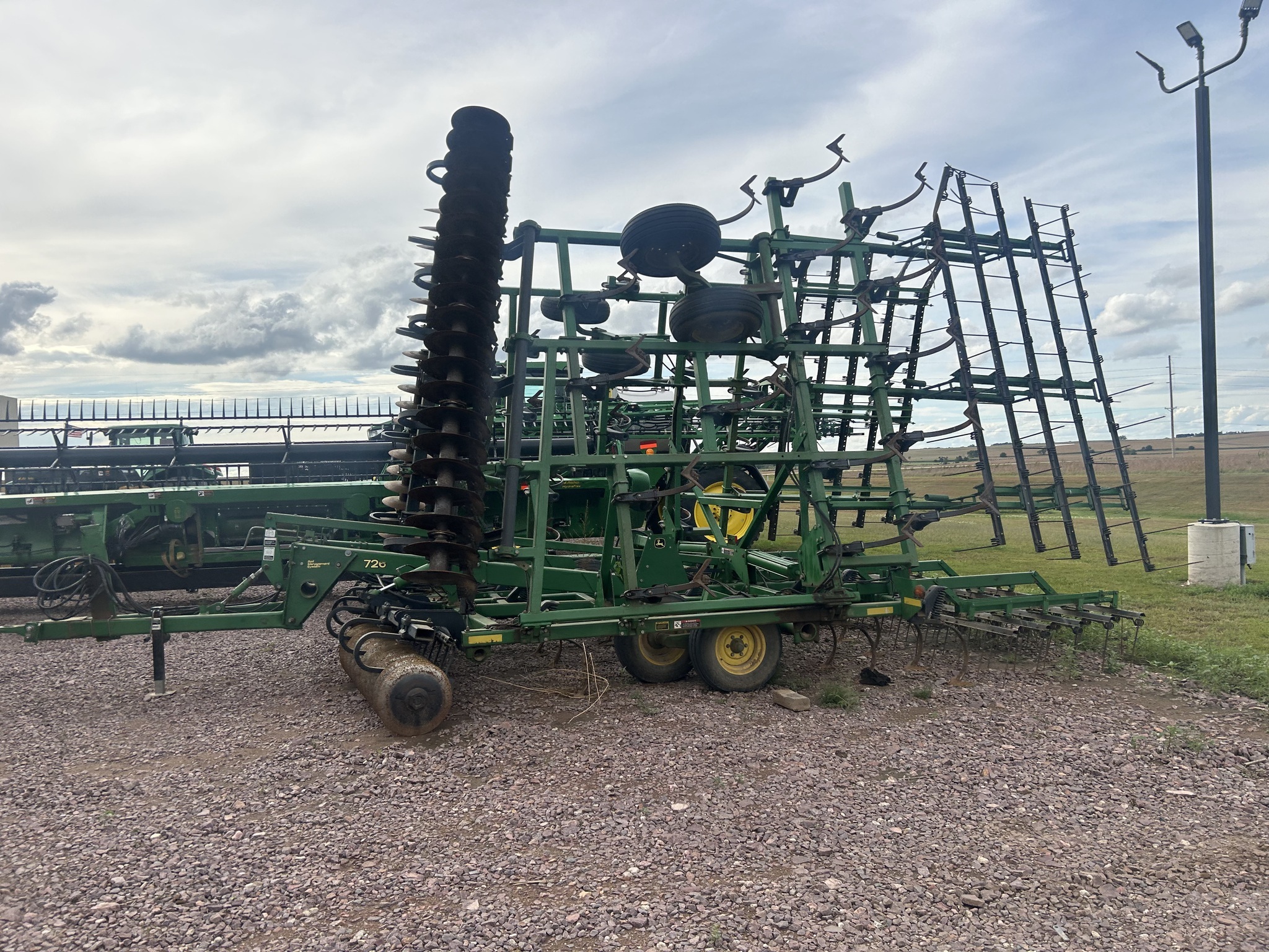 2003 John Deere 726 Soil Finisher