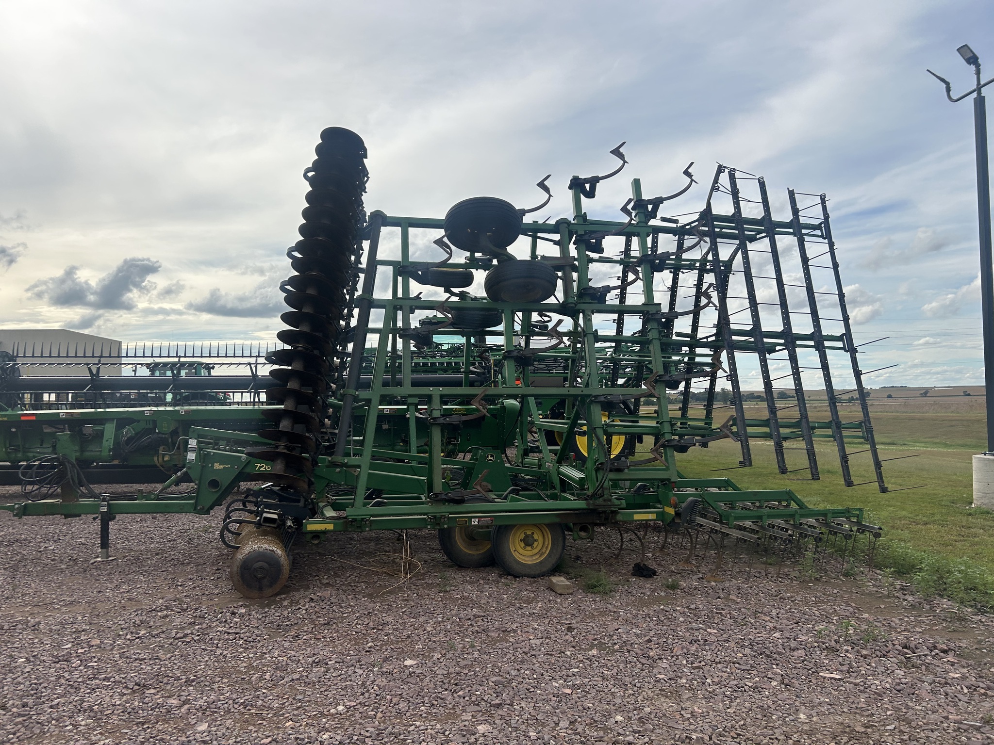 2003 John Deere 726 Soil Finisher
