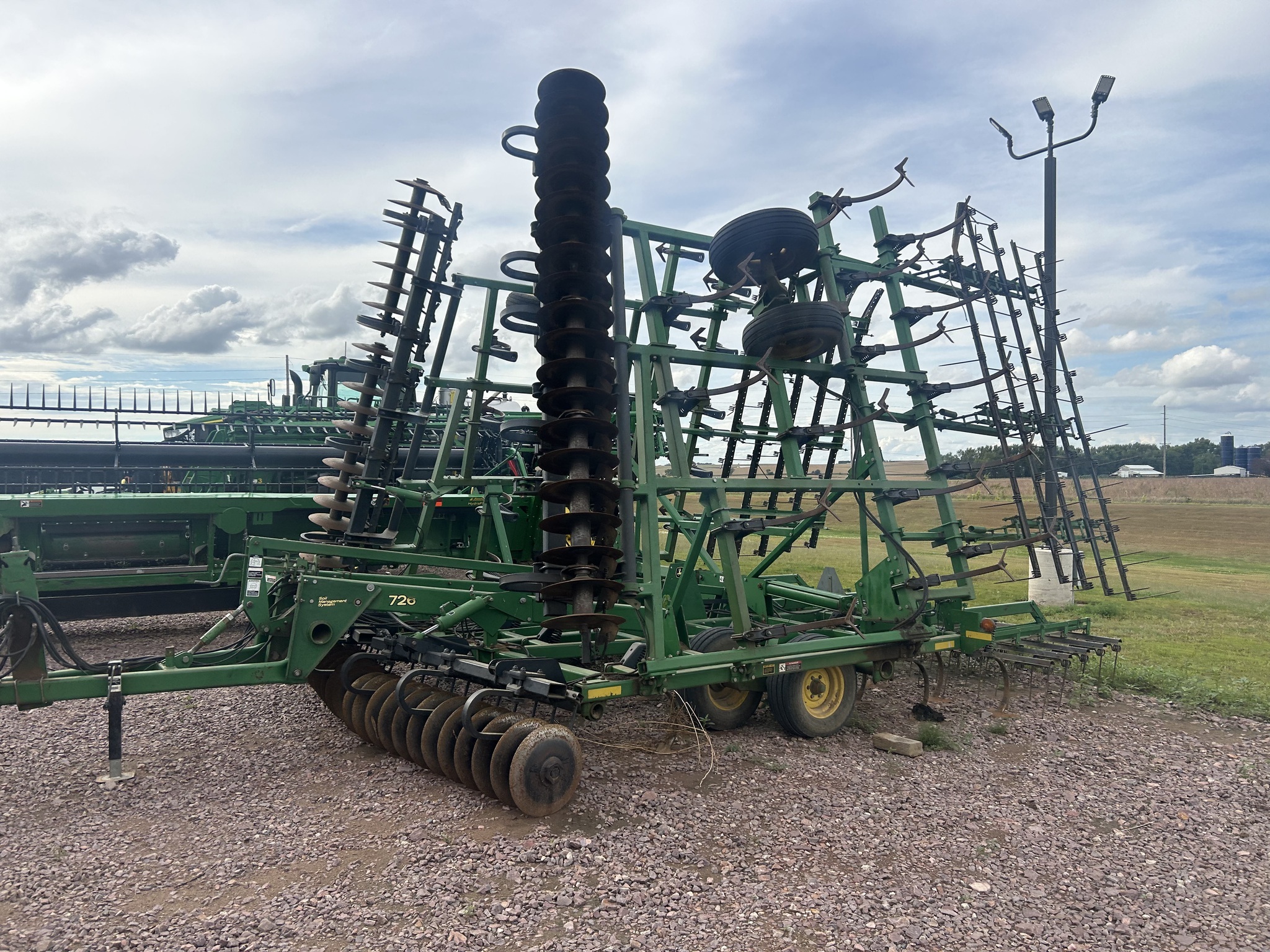 2003 John Deere 726 Soil Finisher