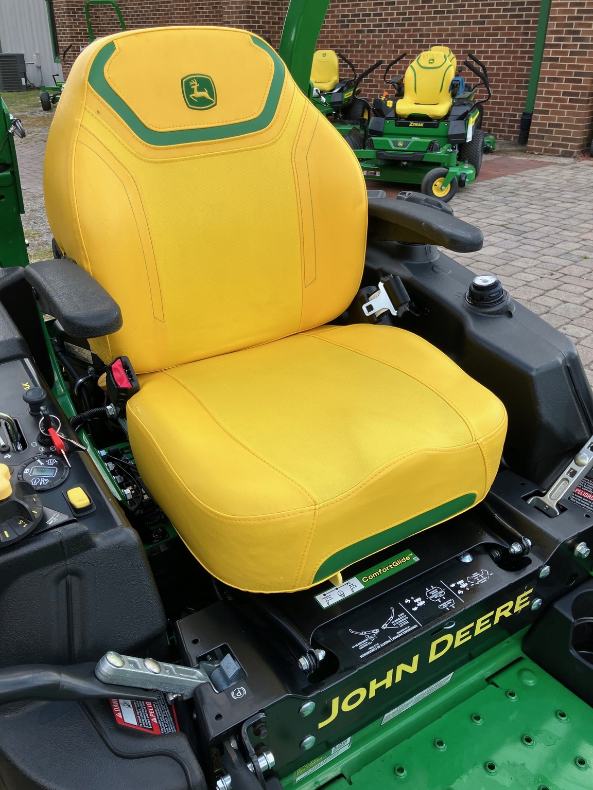 2024 John Deere Z920M Lawn Mower