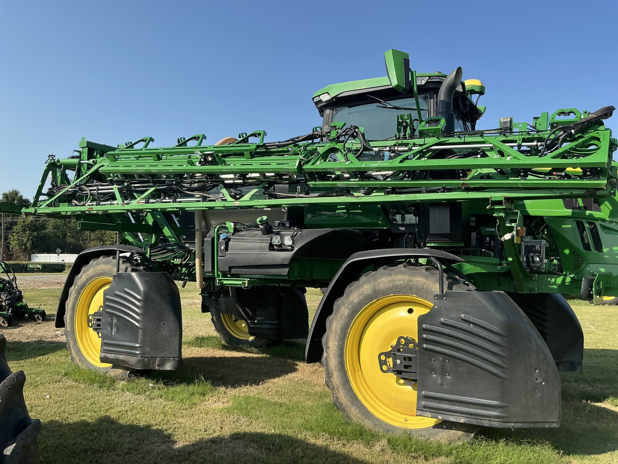 2022 John Deere 410R Self-Propelled Sprayer