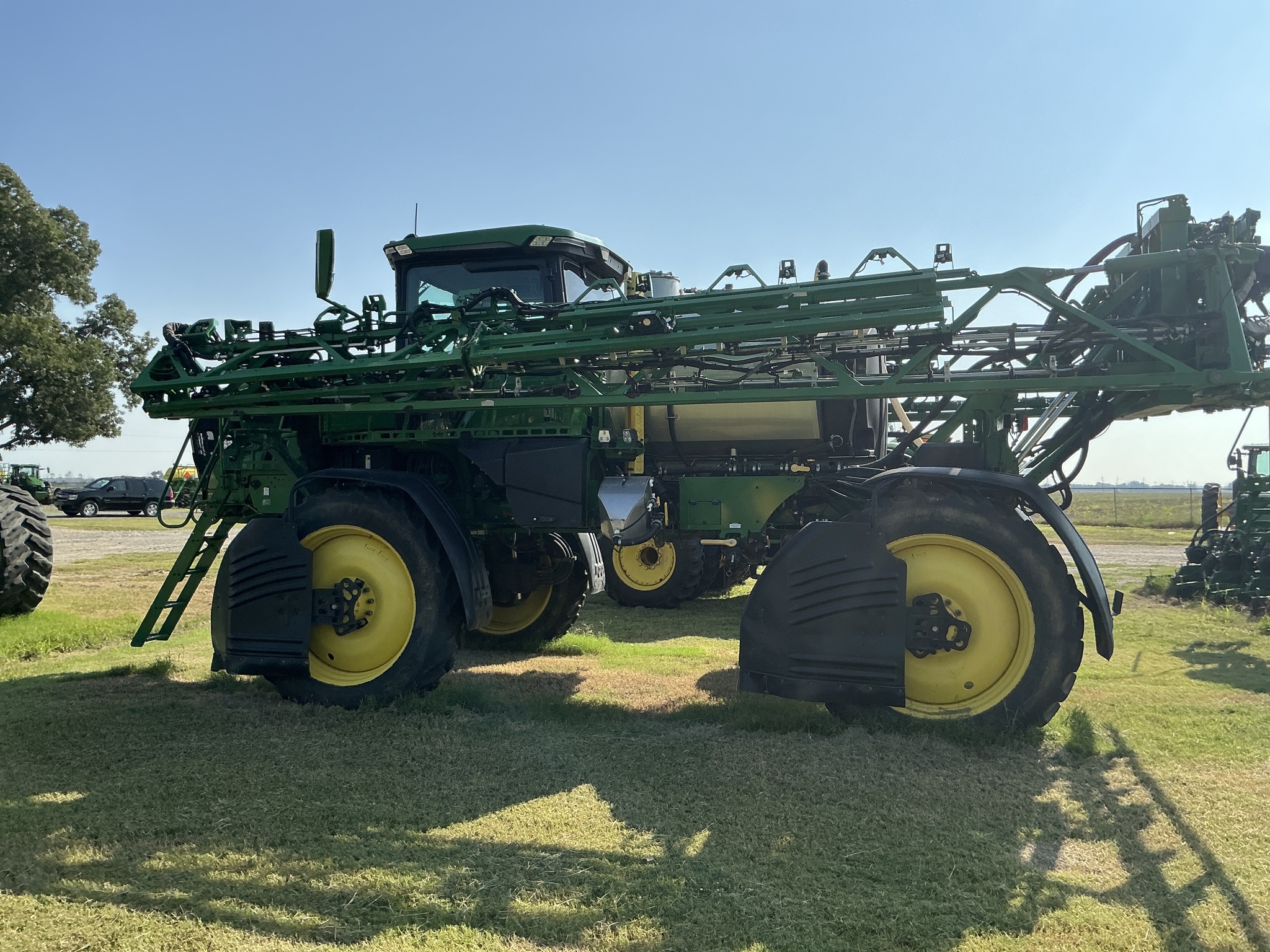 2022 John Deere 410R Self-Propelled Sprayer