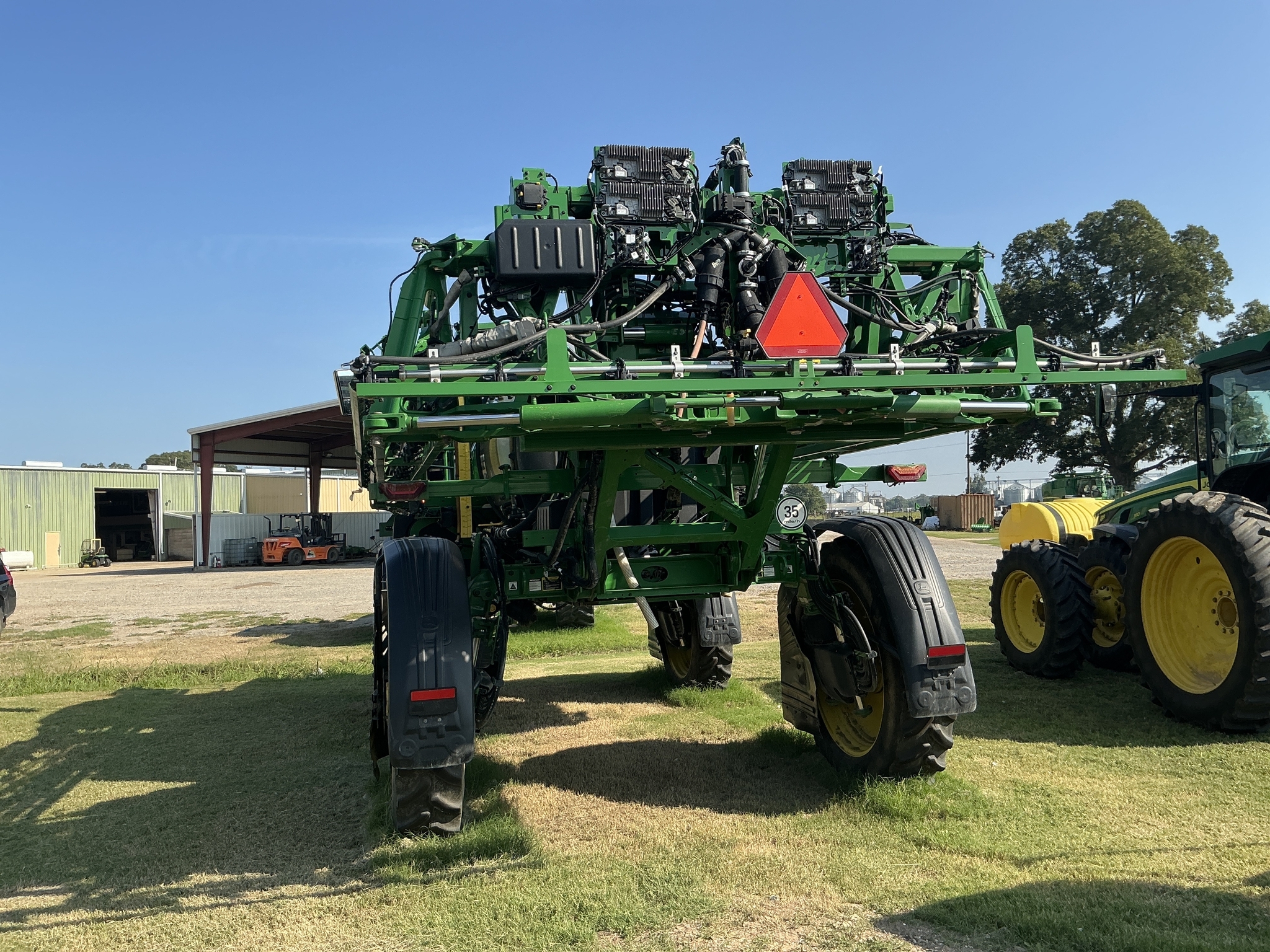 2022 John Deere 410R Self-Propelled Sprayer