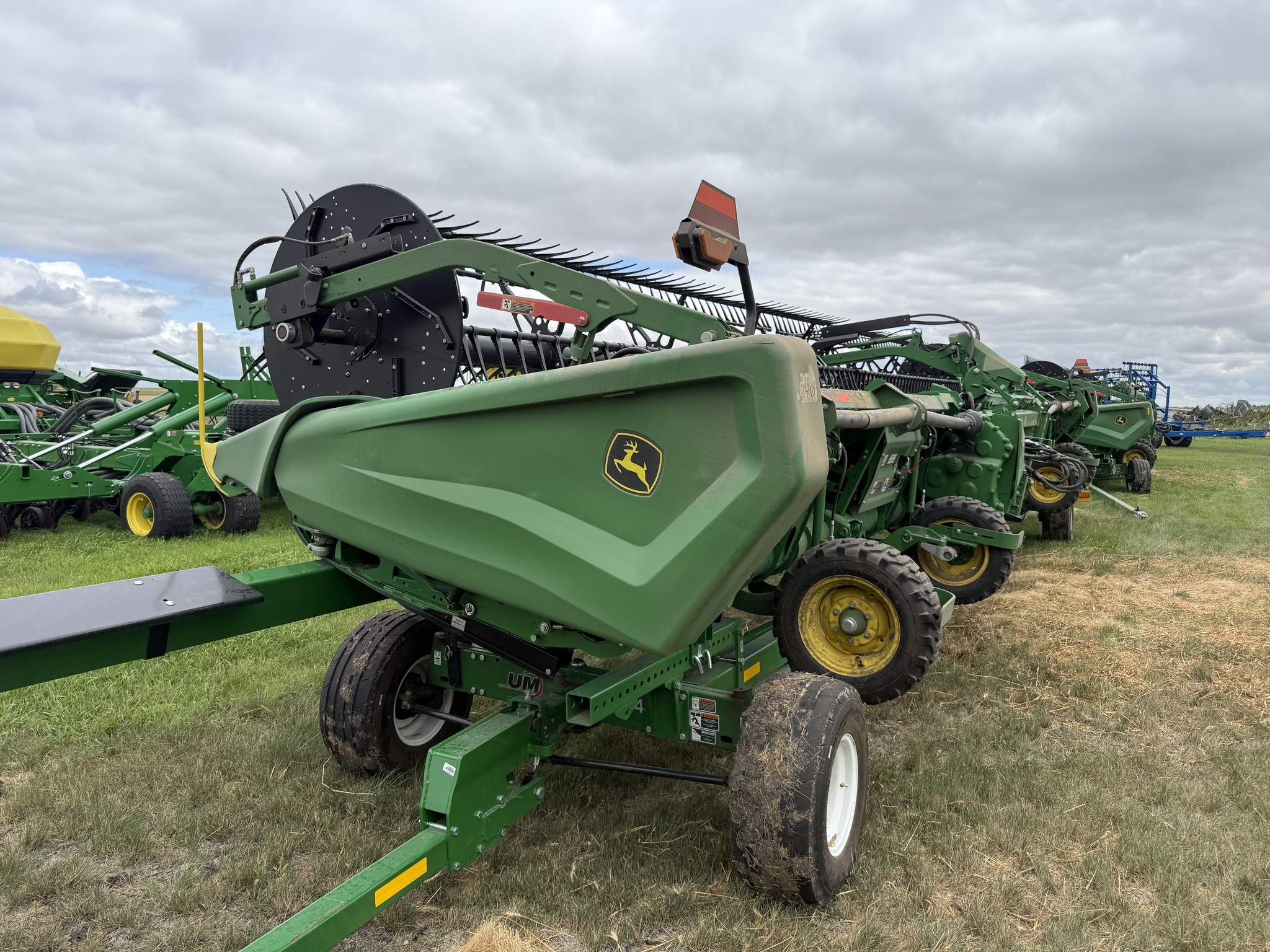2022 John Deere HD40F Platform