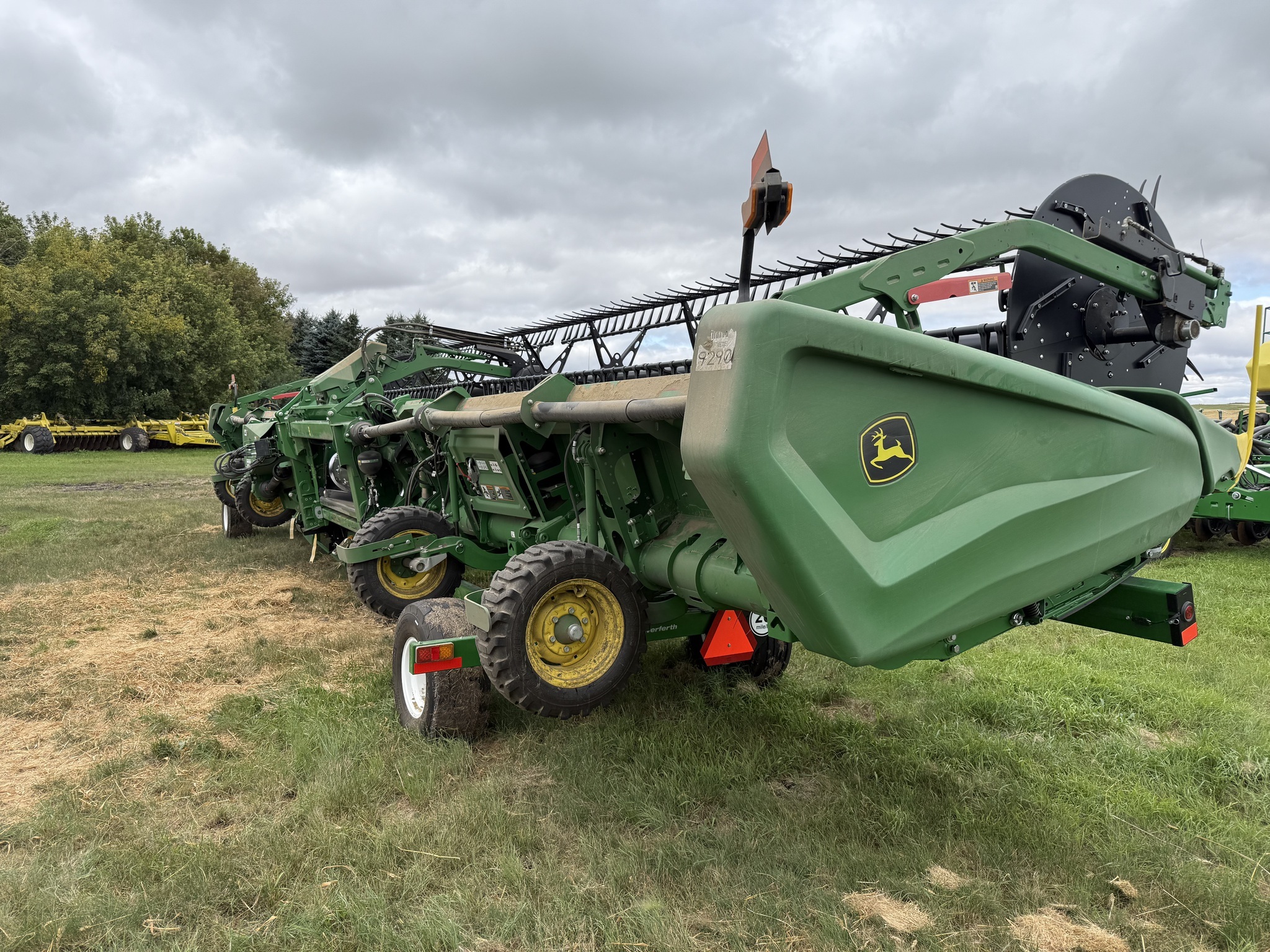 2022 John Deere HD40F Platform