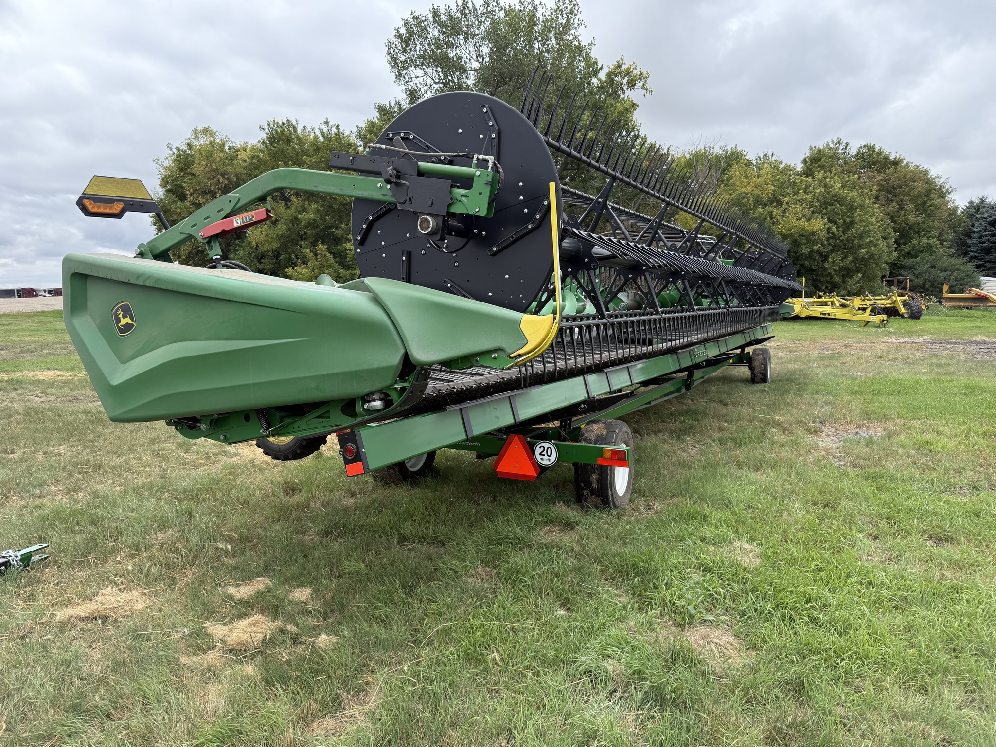 2022 John Deere HD40F Platform