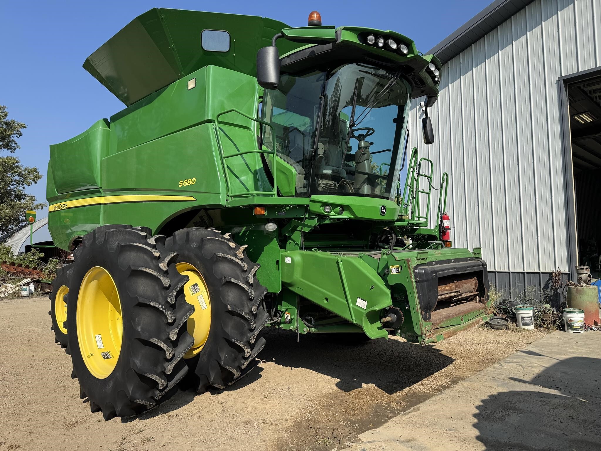 2013 John Deere S680 Combine