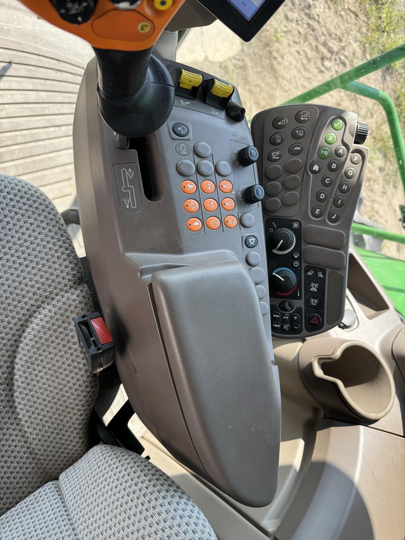 2013 John Deere S680 Combine