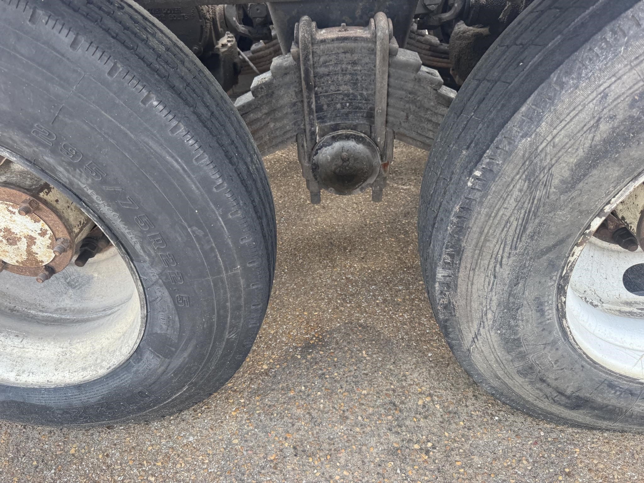 2008 Mack GRANITE GU813 Semi Trucks/Trailer