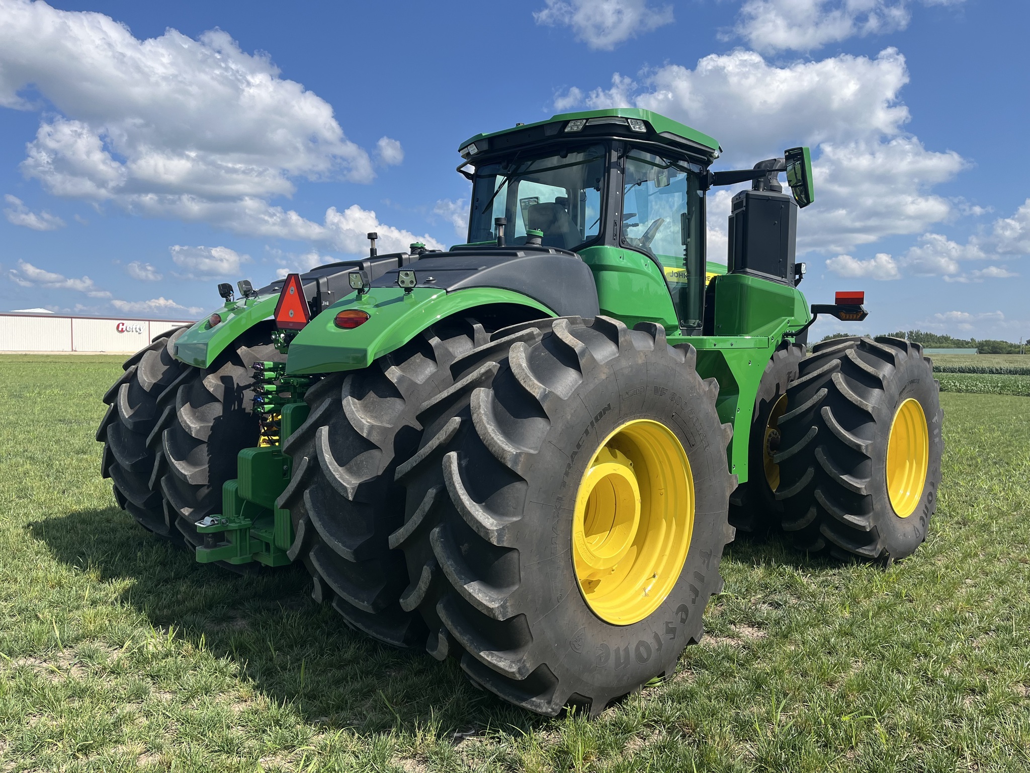 2022 John Deere 9R 590 Tractor