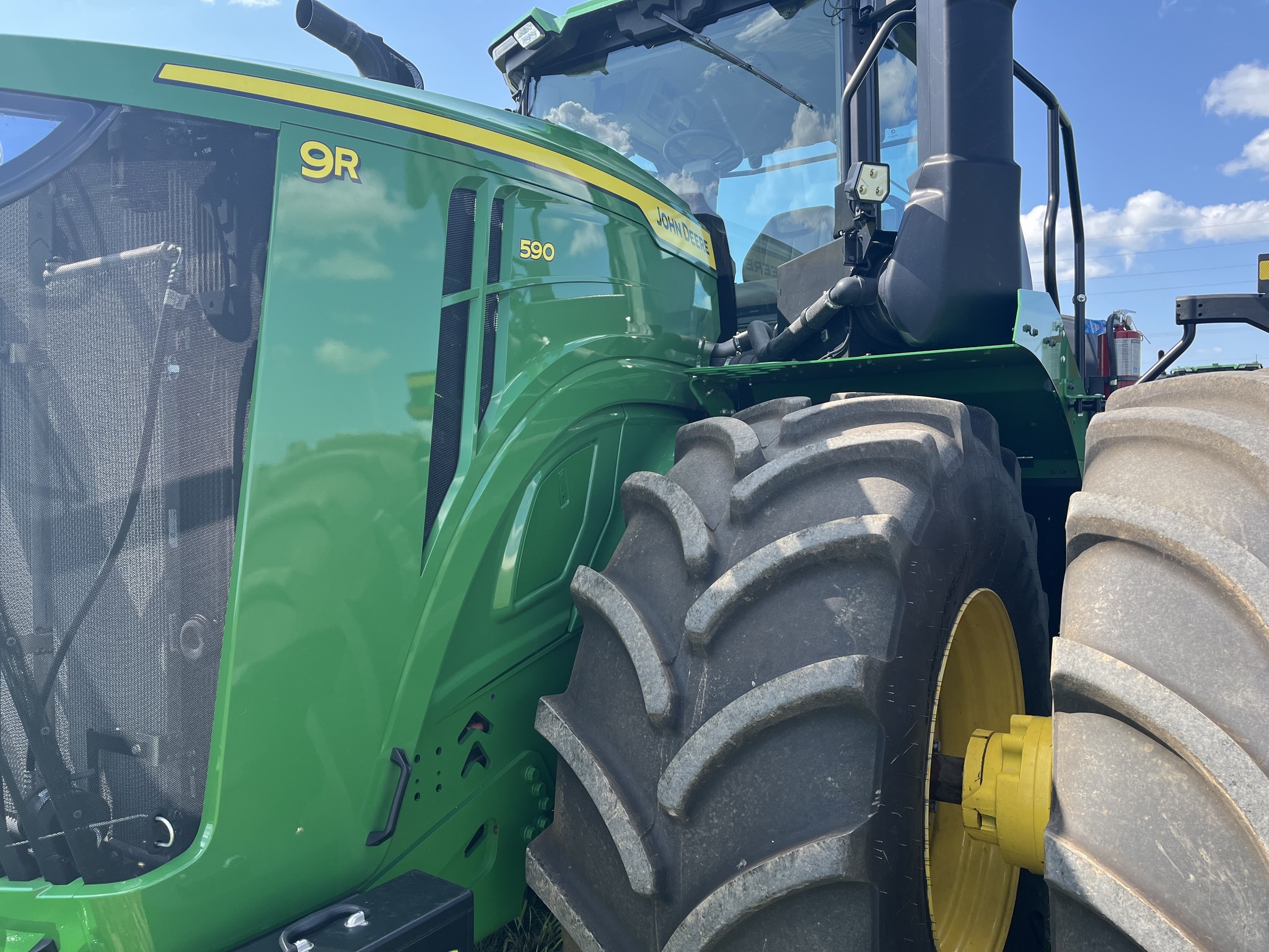 2022 John Deere 9R 590 Tractor