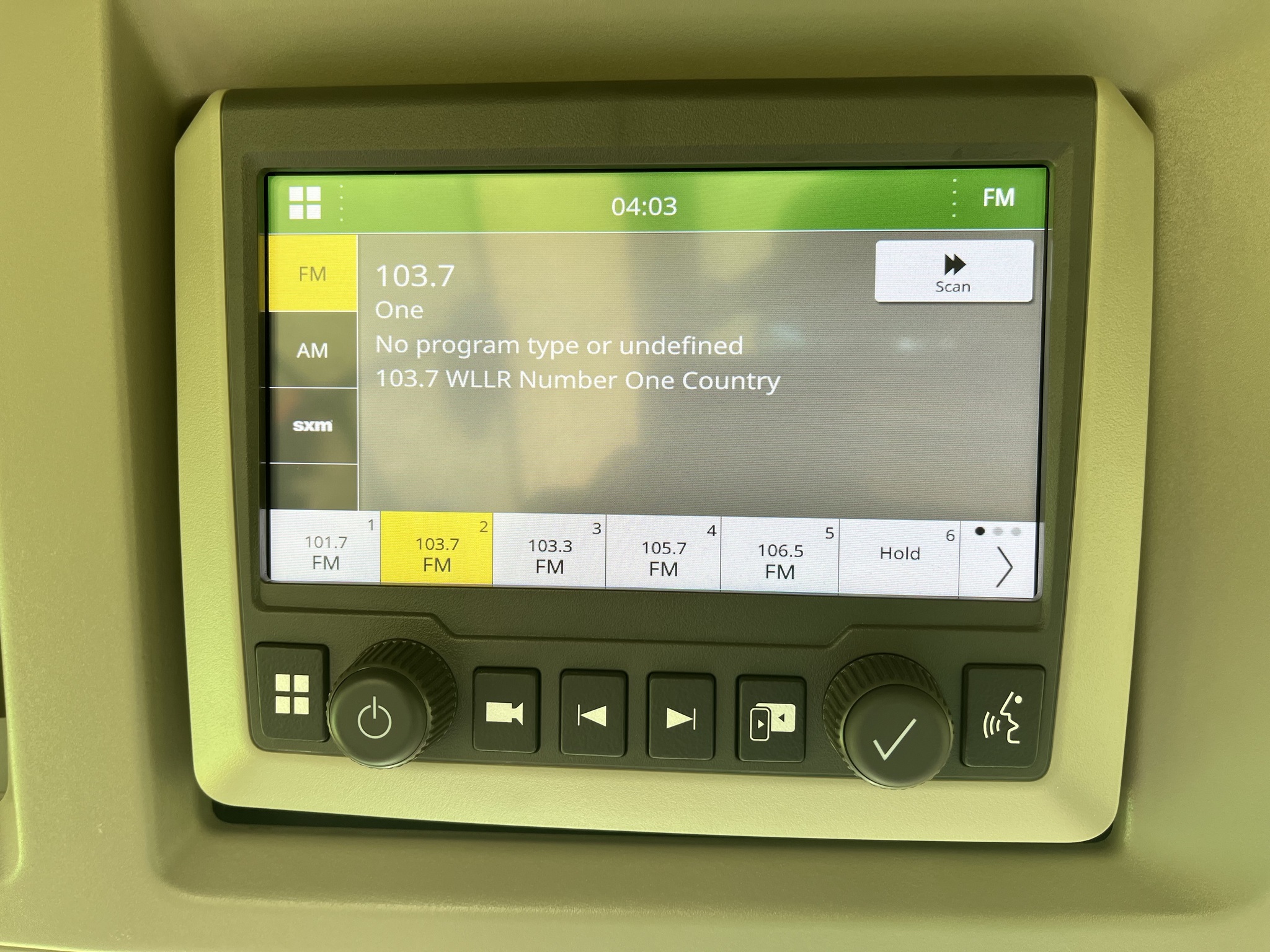 2022 John Deere 9R 590 Tractor
