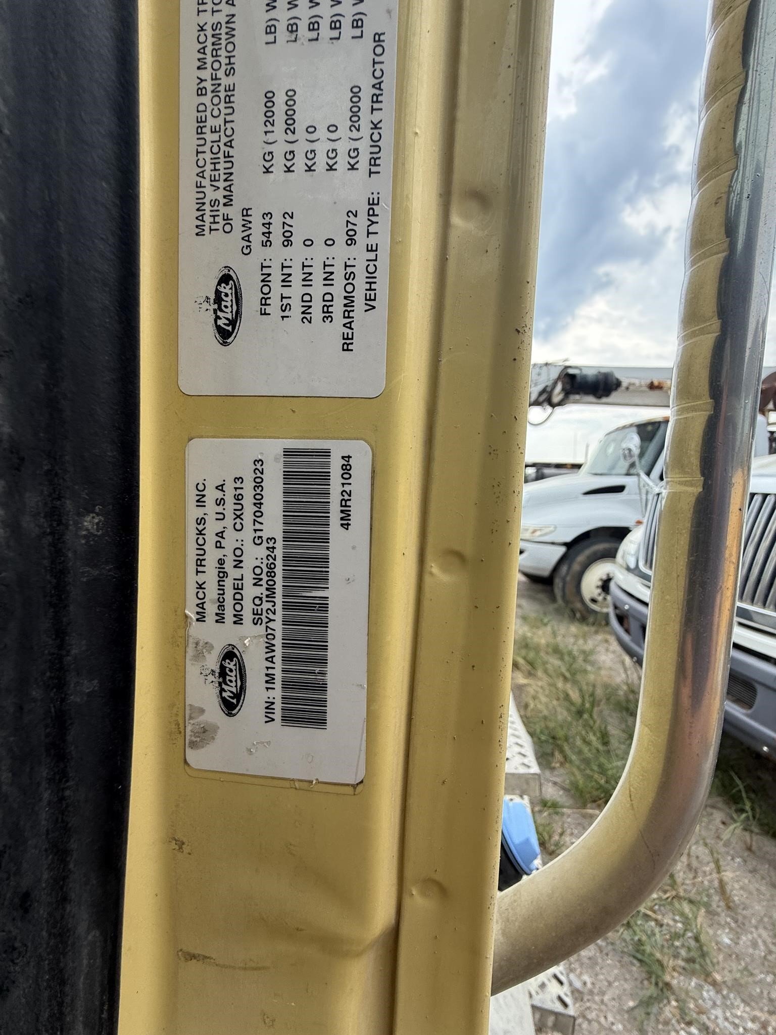 2018 Mack PINNACLE CXU613 Semi Trucks/Trailer