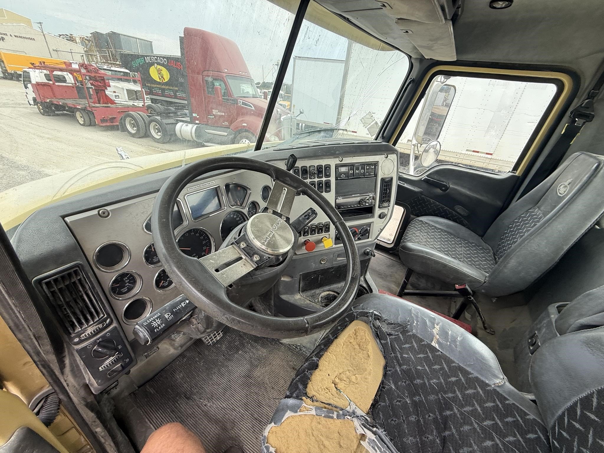 2018 Mack PINNACLE CXU613 Semi Trucks/Trailer