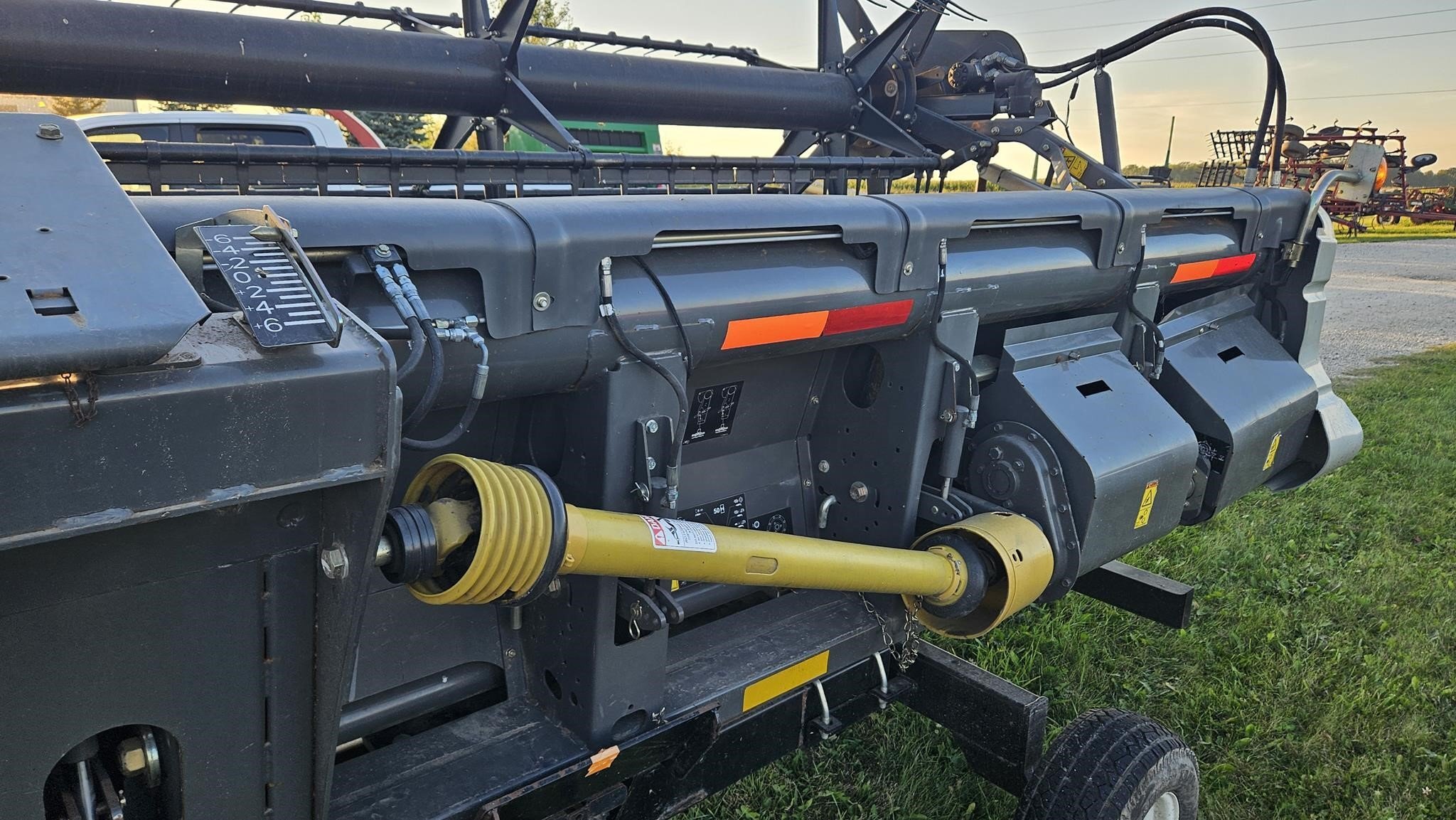 2012 Gleaner 9250 Platform
