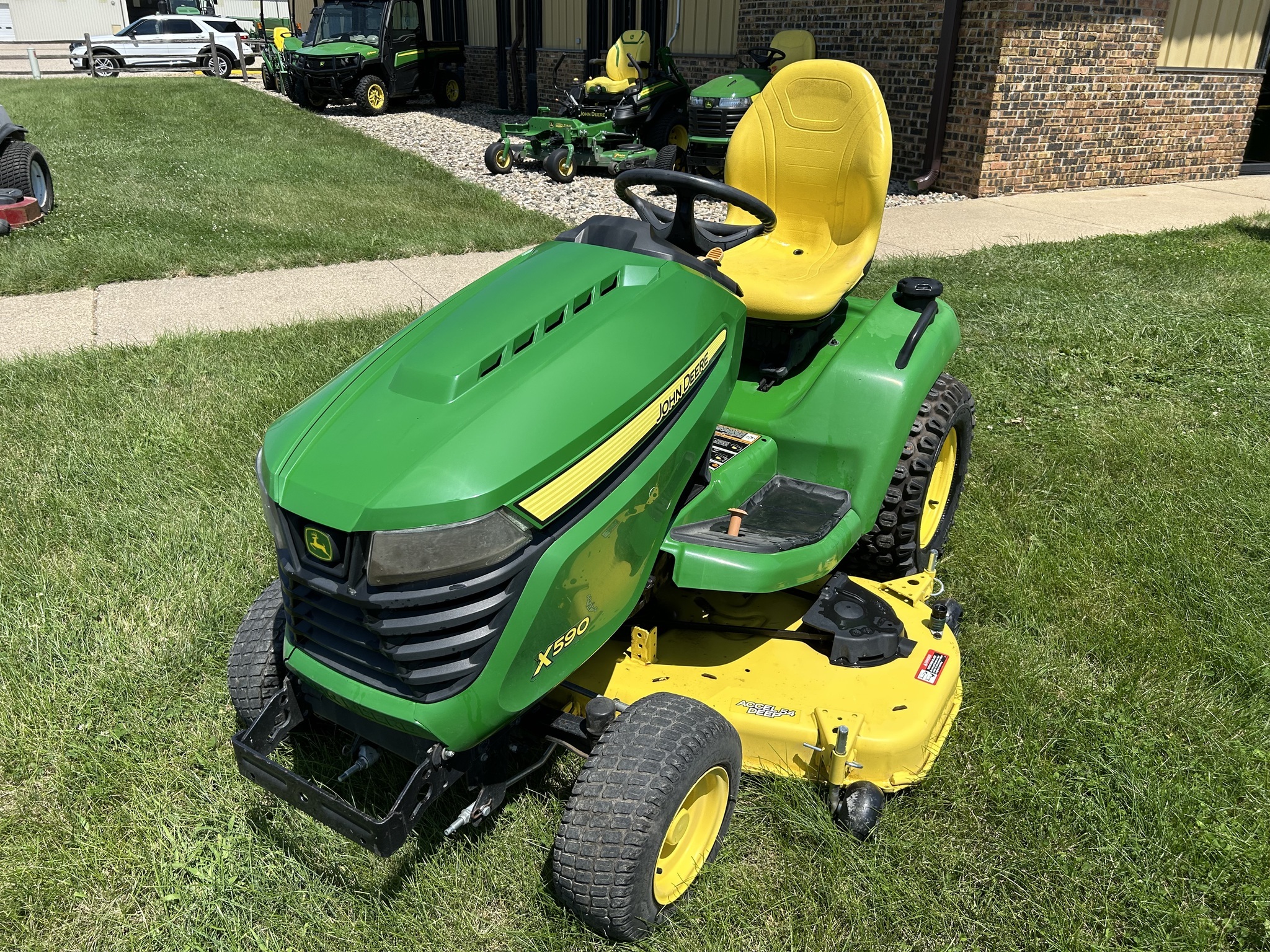 2016 John Deere X590 Lawn Mower