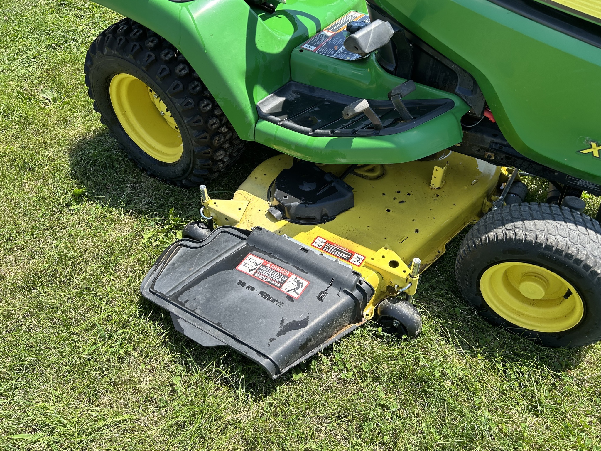 2016 John Deere X590 Lawn Mower