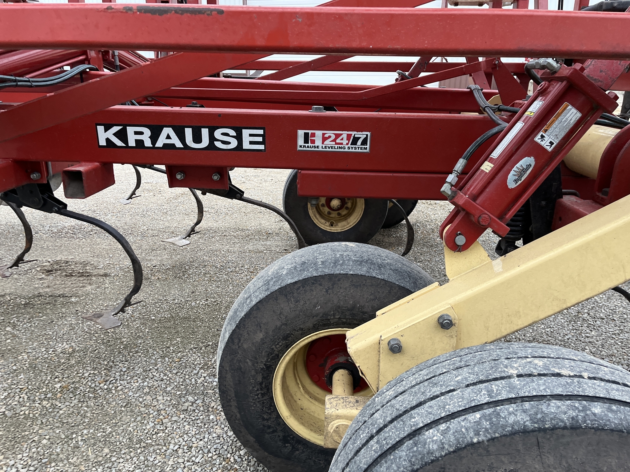 2008 Krause Landsman TL6200 Soil Finisher