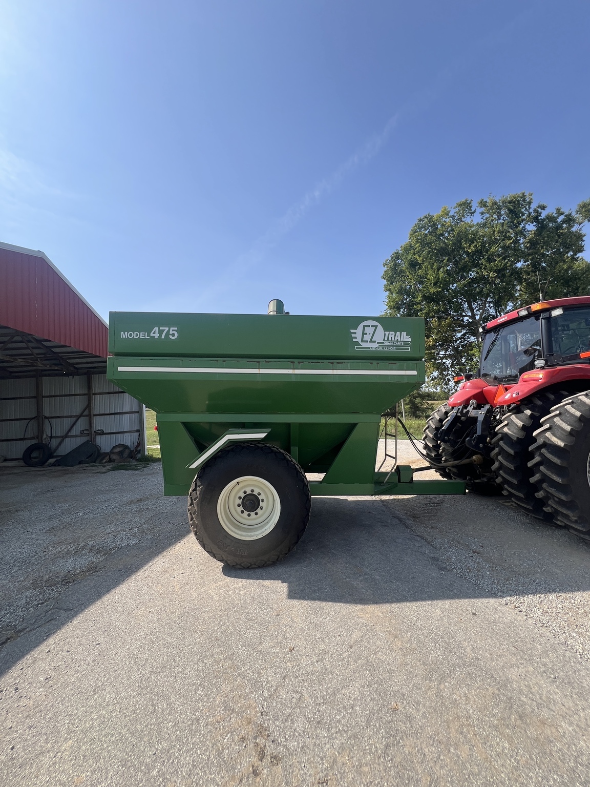  E-Z Trail 475 Grain Cart
