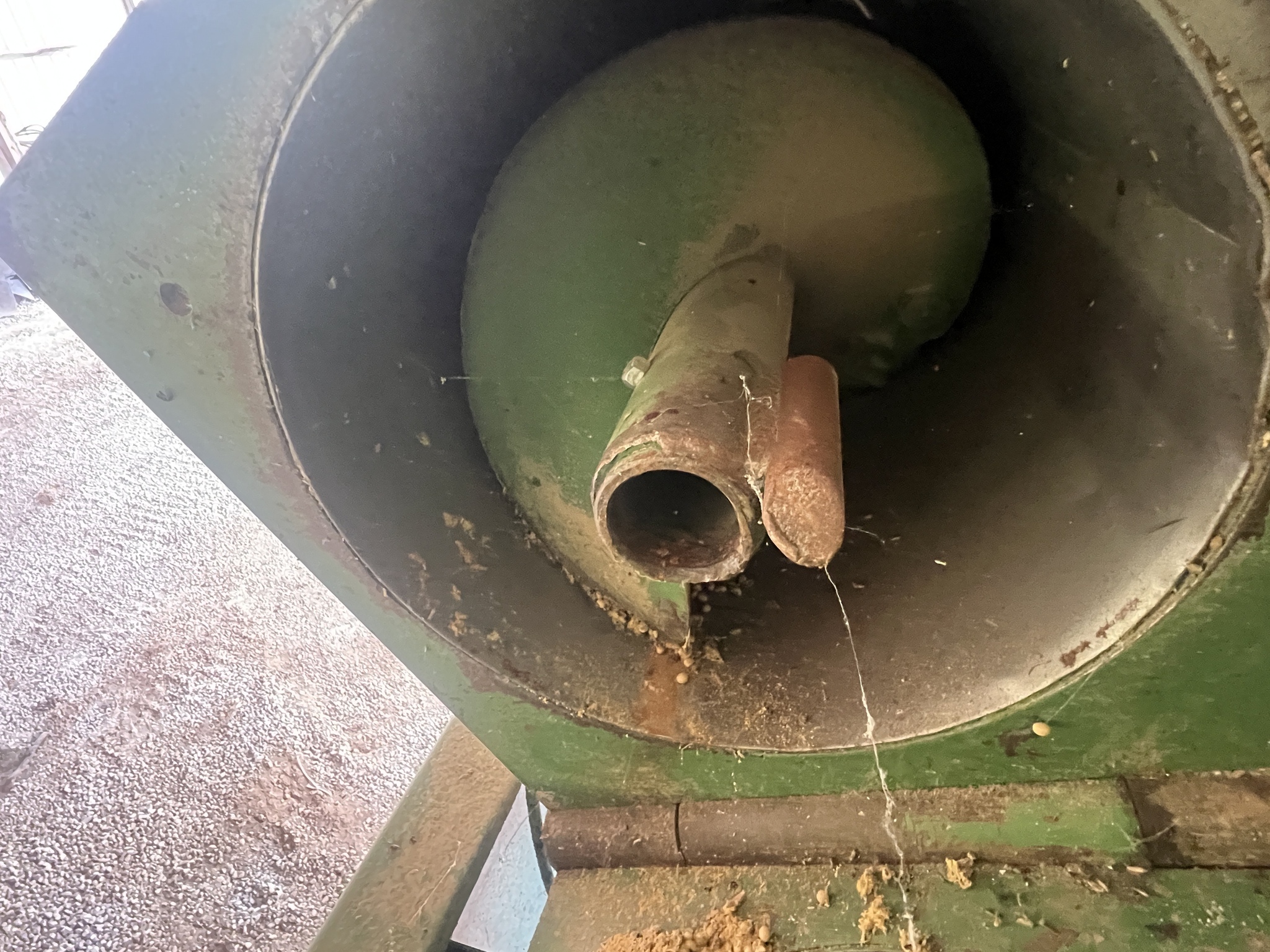  E-Z Trail 475 Grain Cart