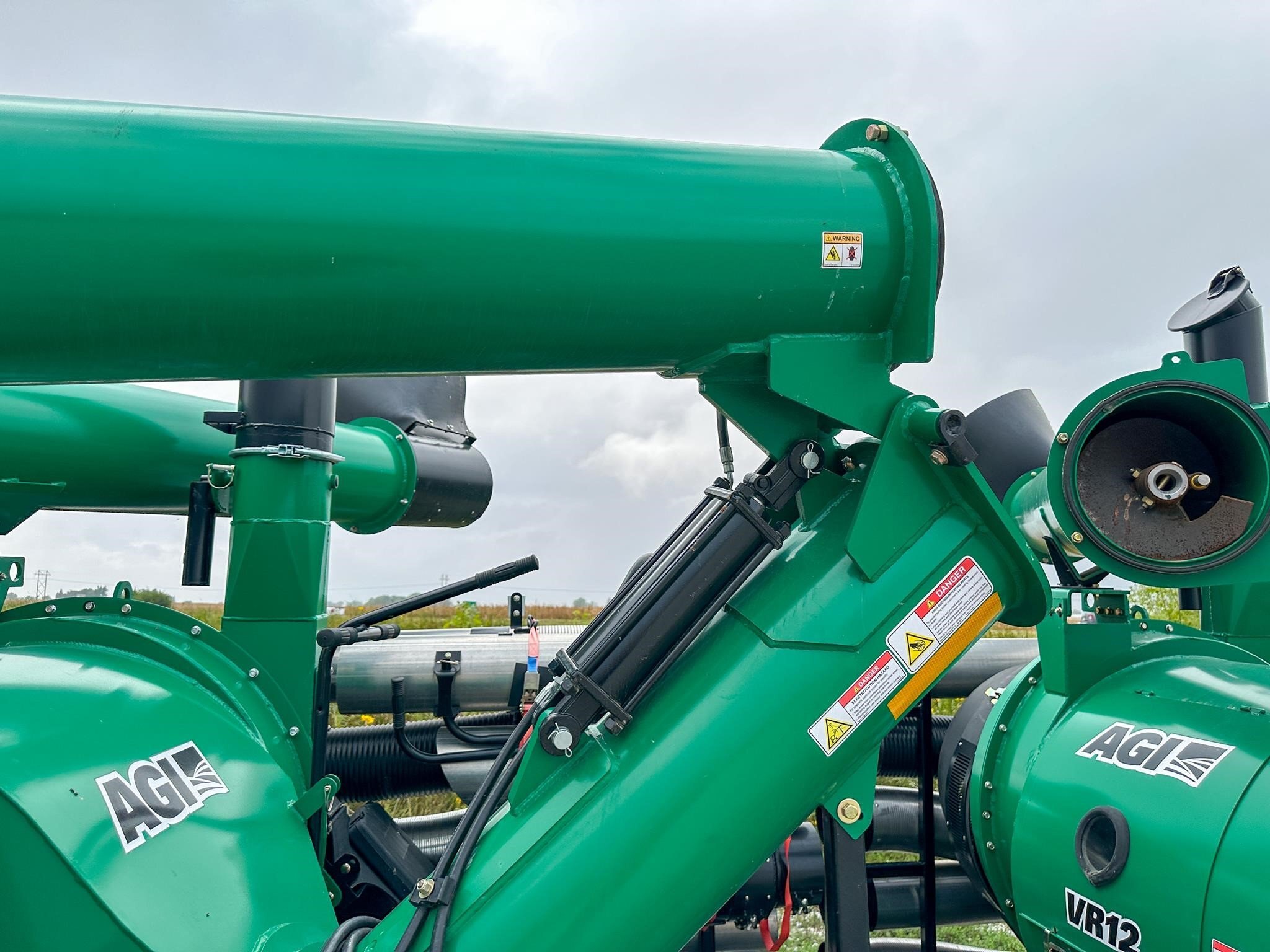 2026 AGI VR12 Grain Vac