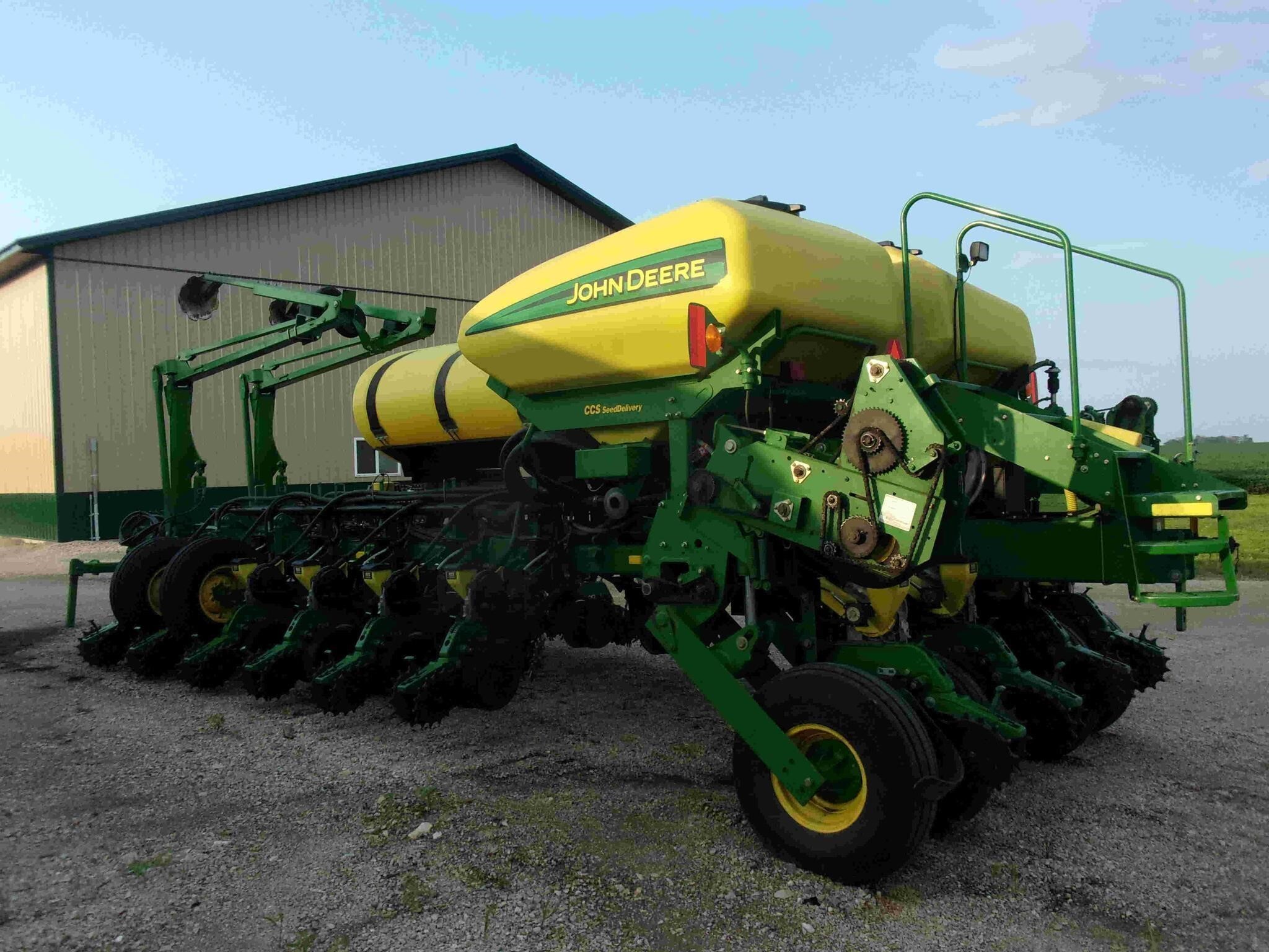 2004 John Deere 1770 Planter
