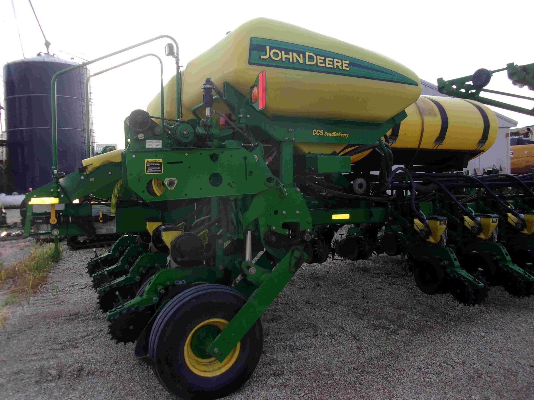 2004 John Deere 1770 Planter