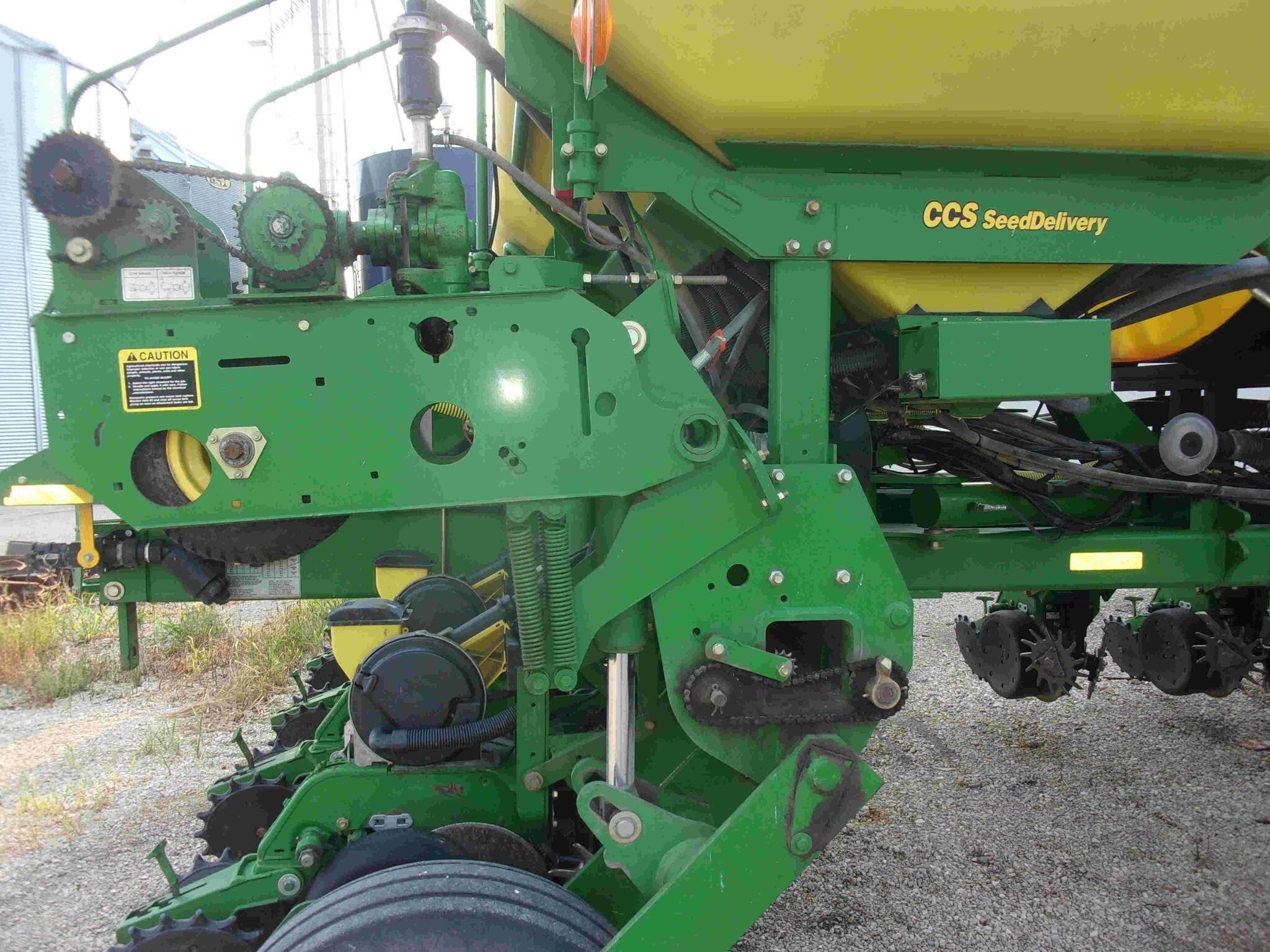 2004 John Deere 1770 Planter