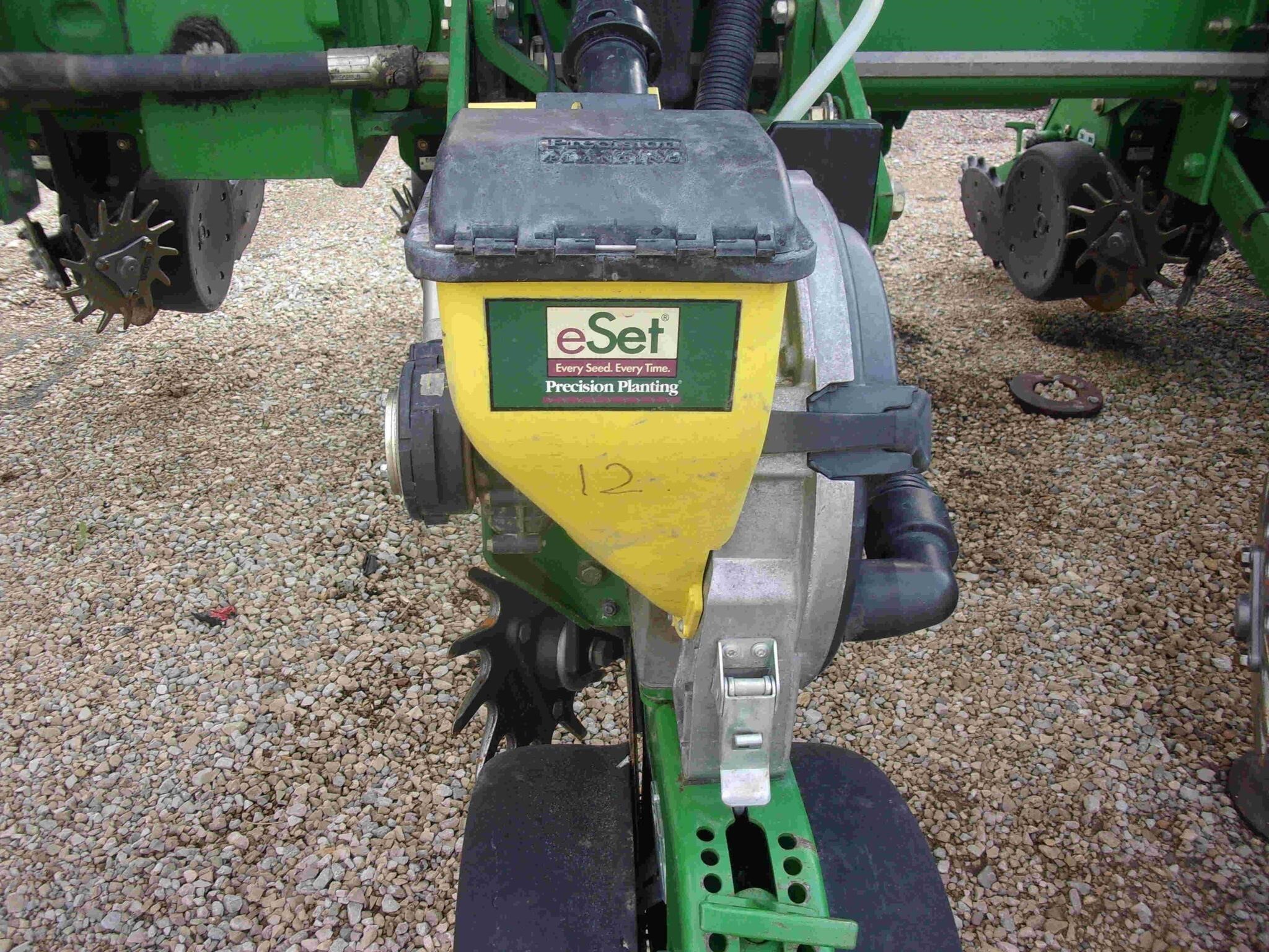 2004 John Deere 1770 Planter