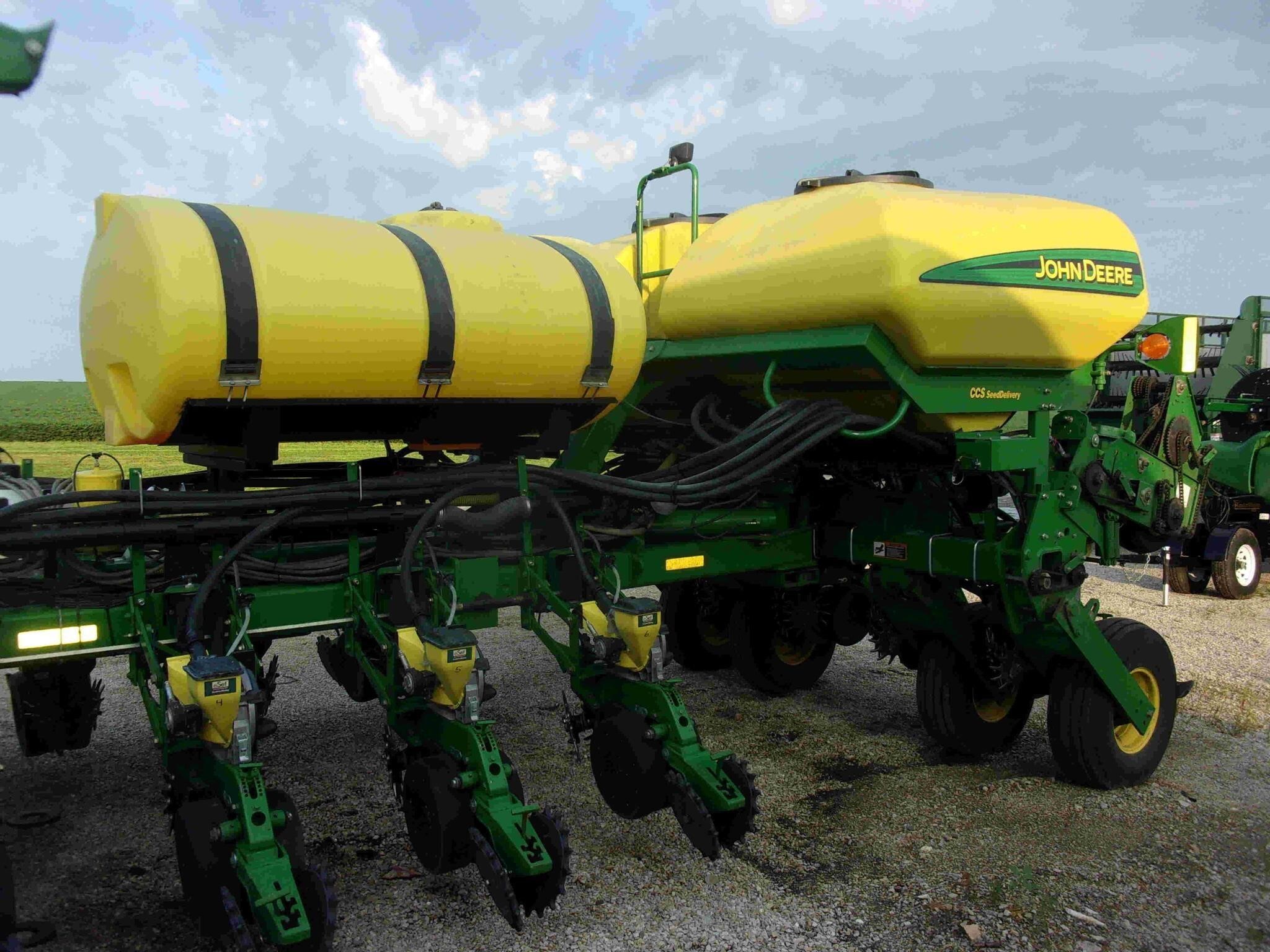 2004 John Deere 1770 Planter