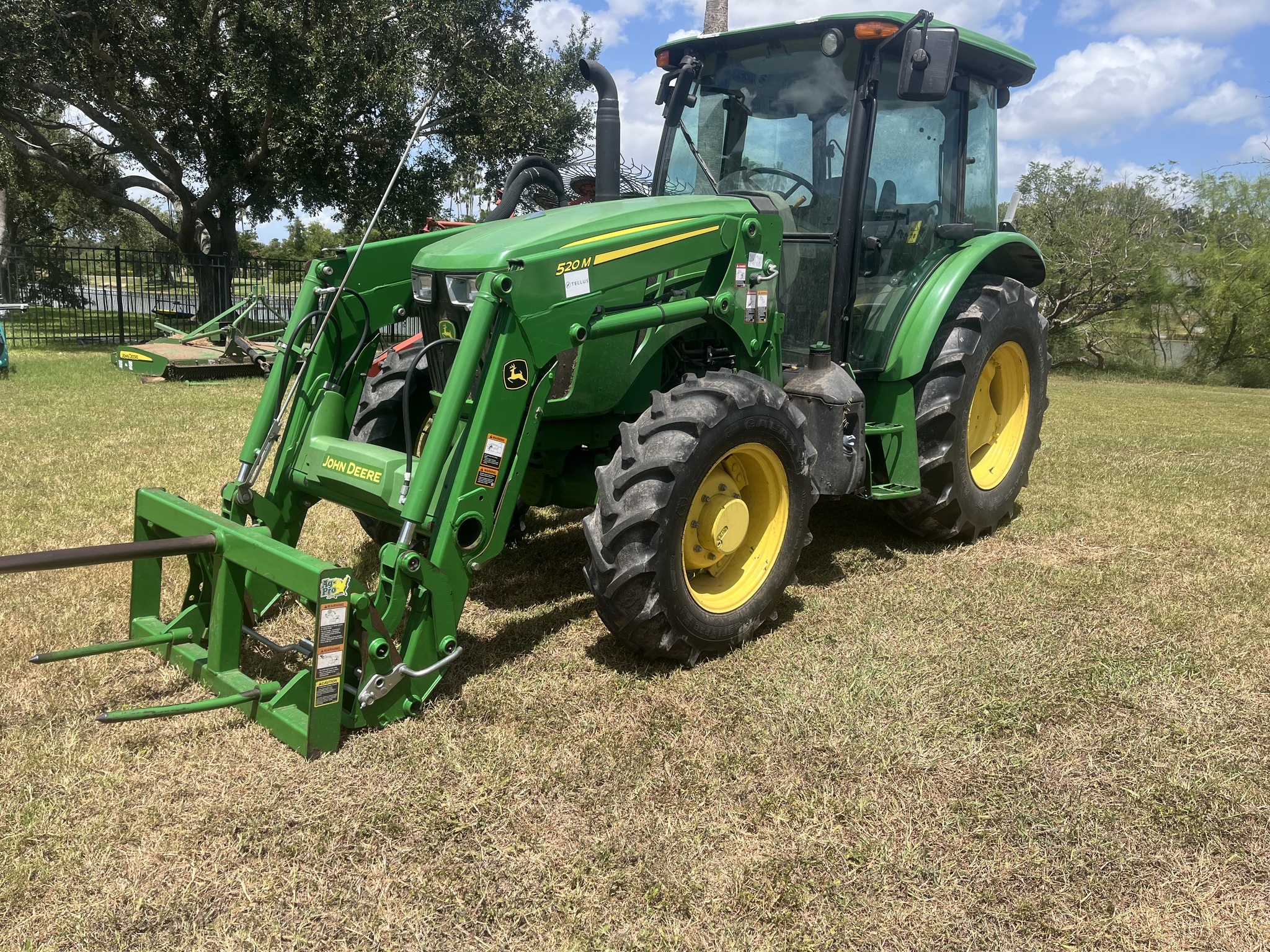 2022 John Deere 5100E Tractor