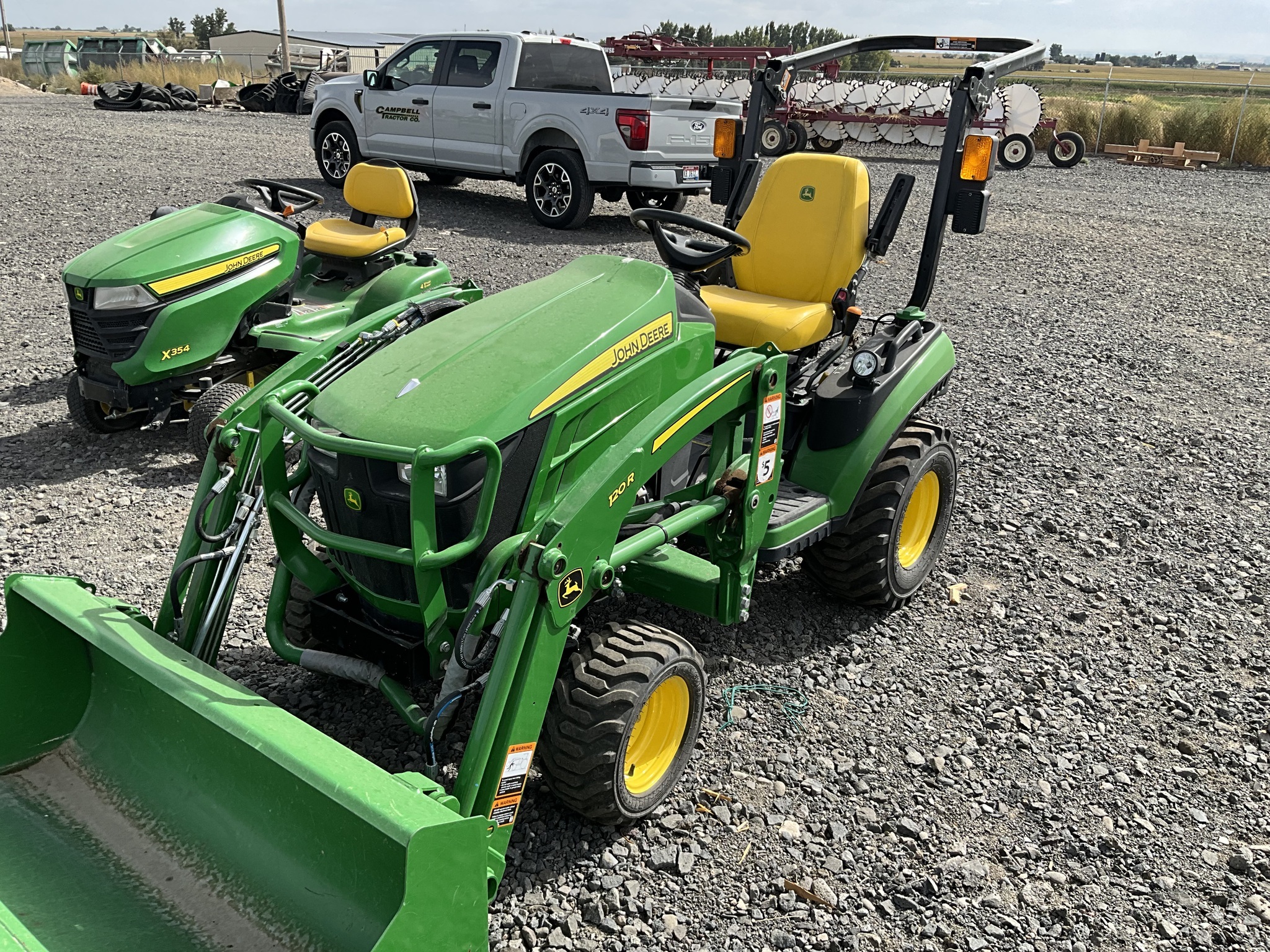 2022 John Deere 1025R Tractor