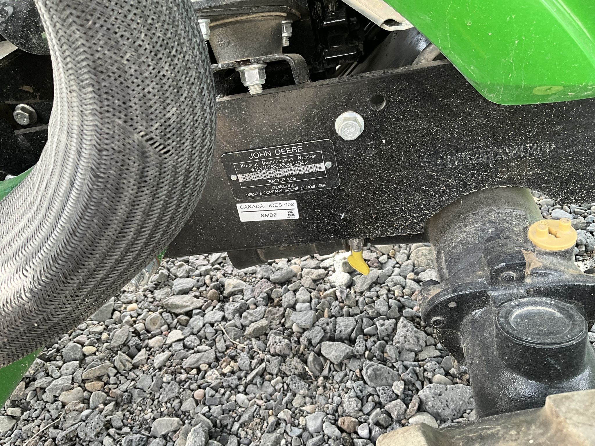 2022 John Deere 1025R Tractor