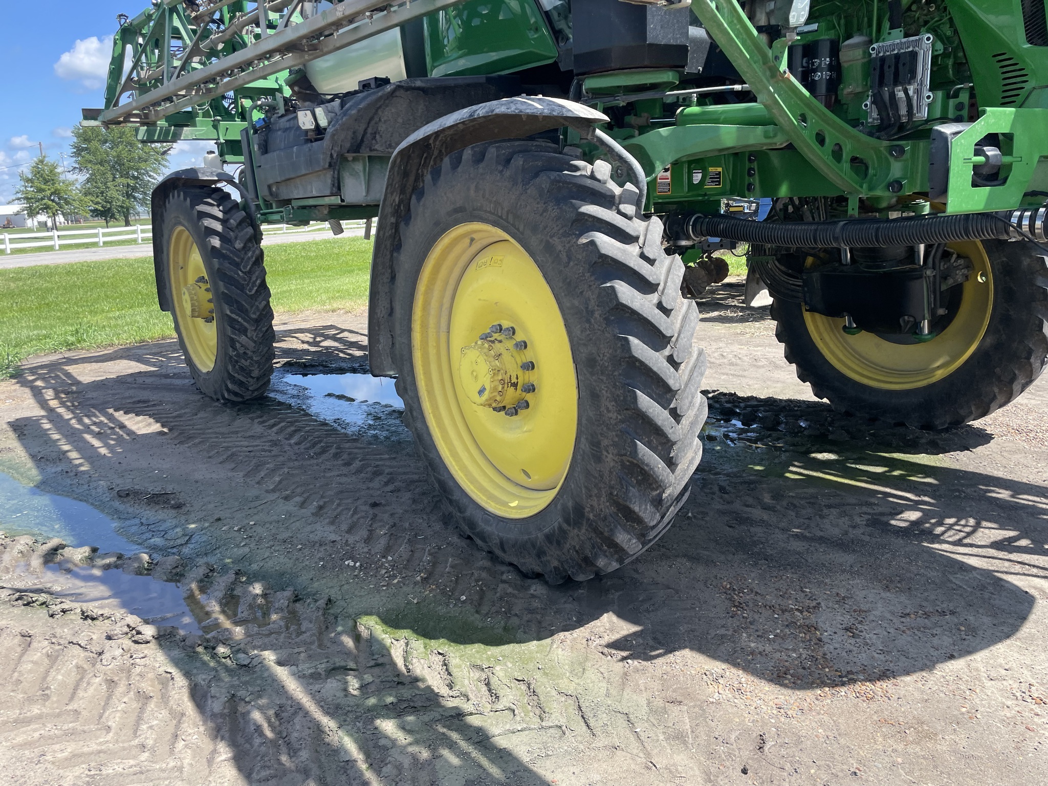 2022 John Deere 410R Self-Propelled Sprayer
