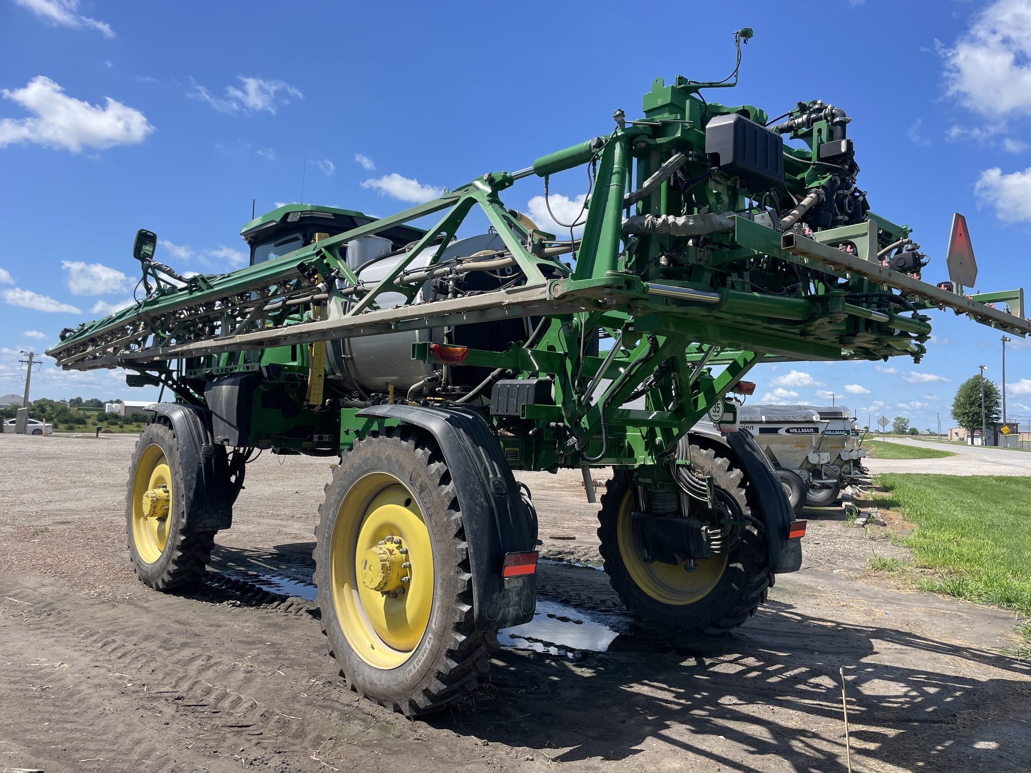 2022 John Deere 410R Self-Propelled Sprayer