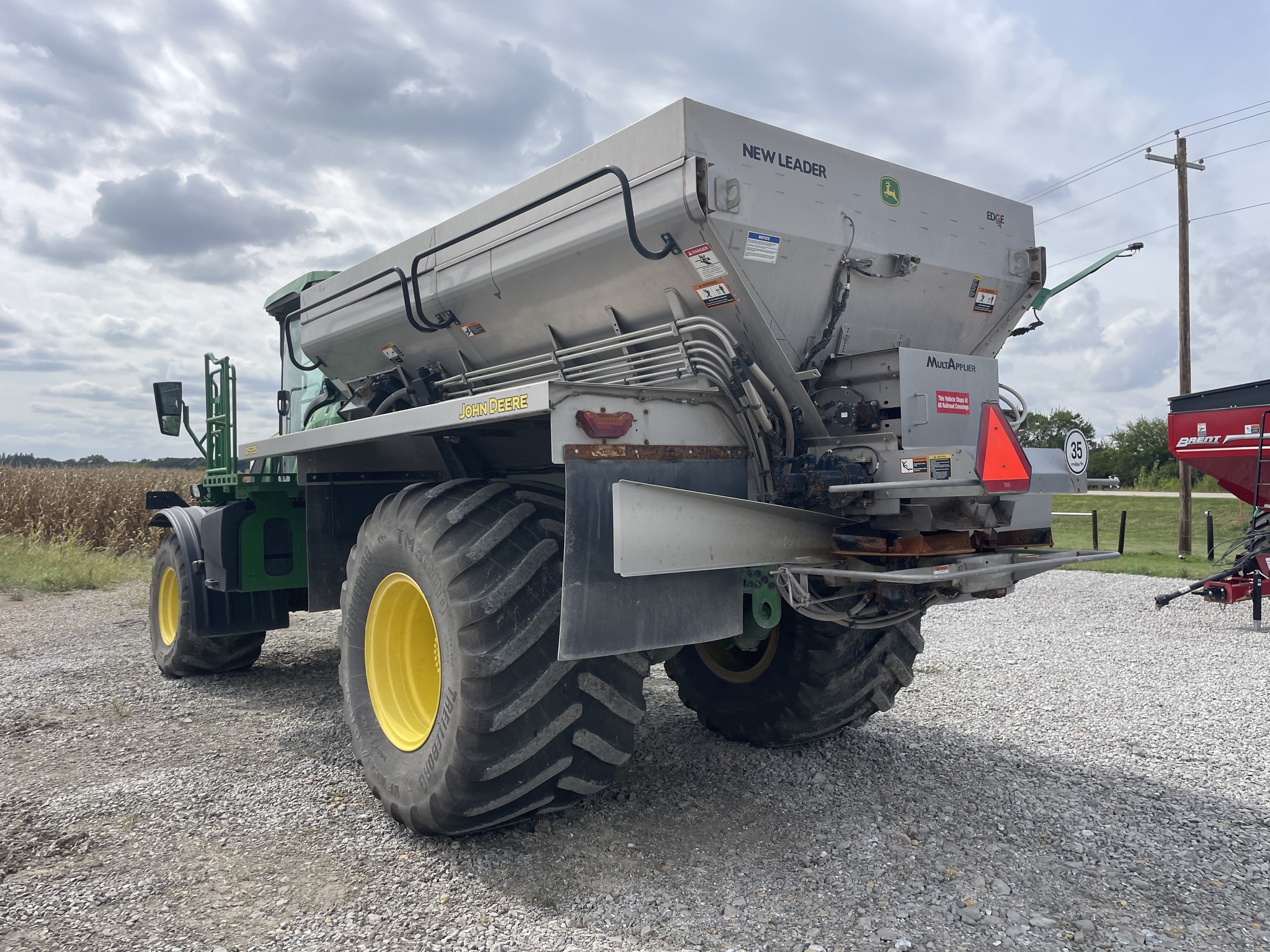 2022 John Deere 800R Self-Propelled Fertilizer Spreader