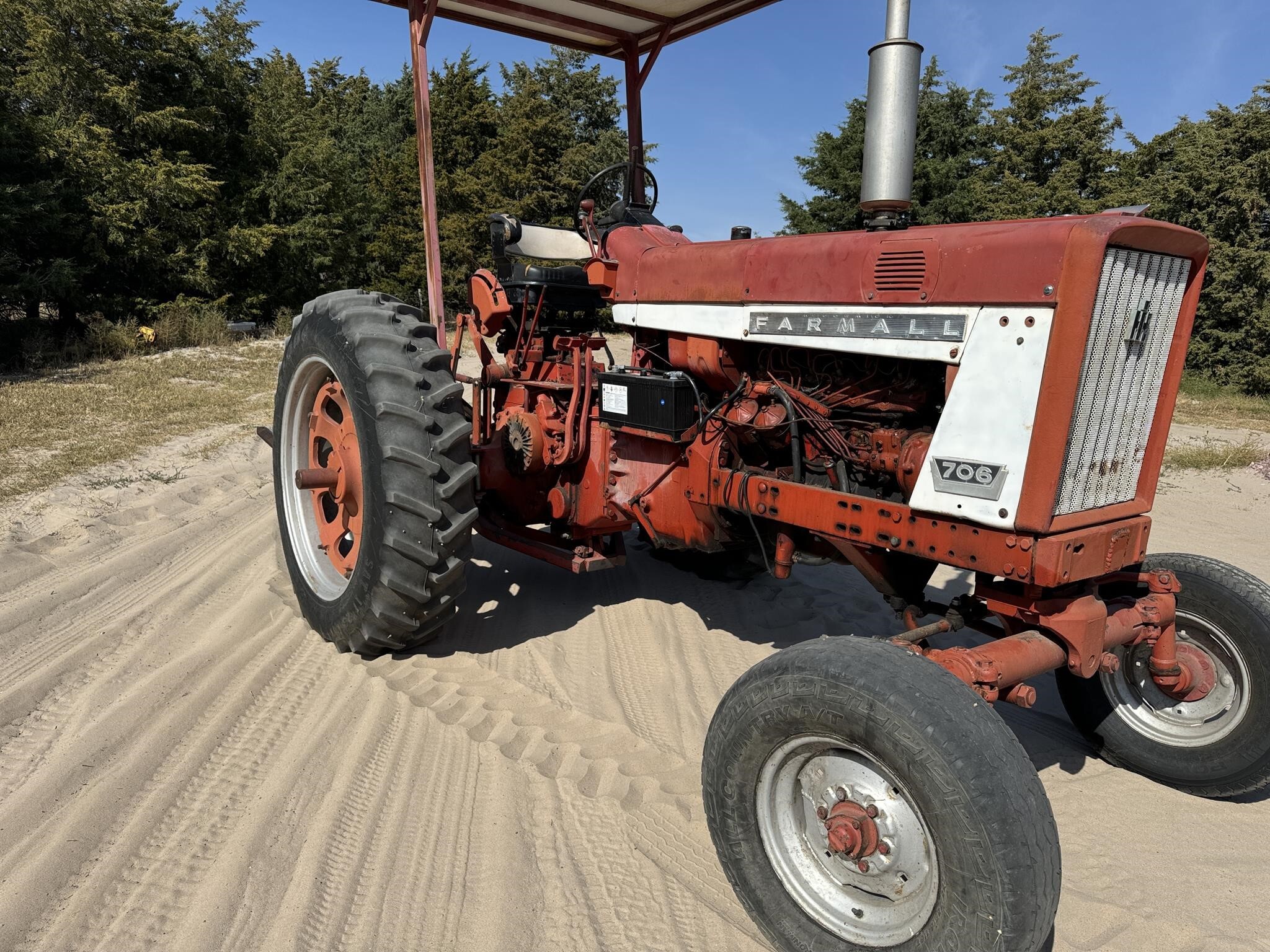 1965 International Harvester 706 Tractor