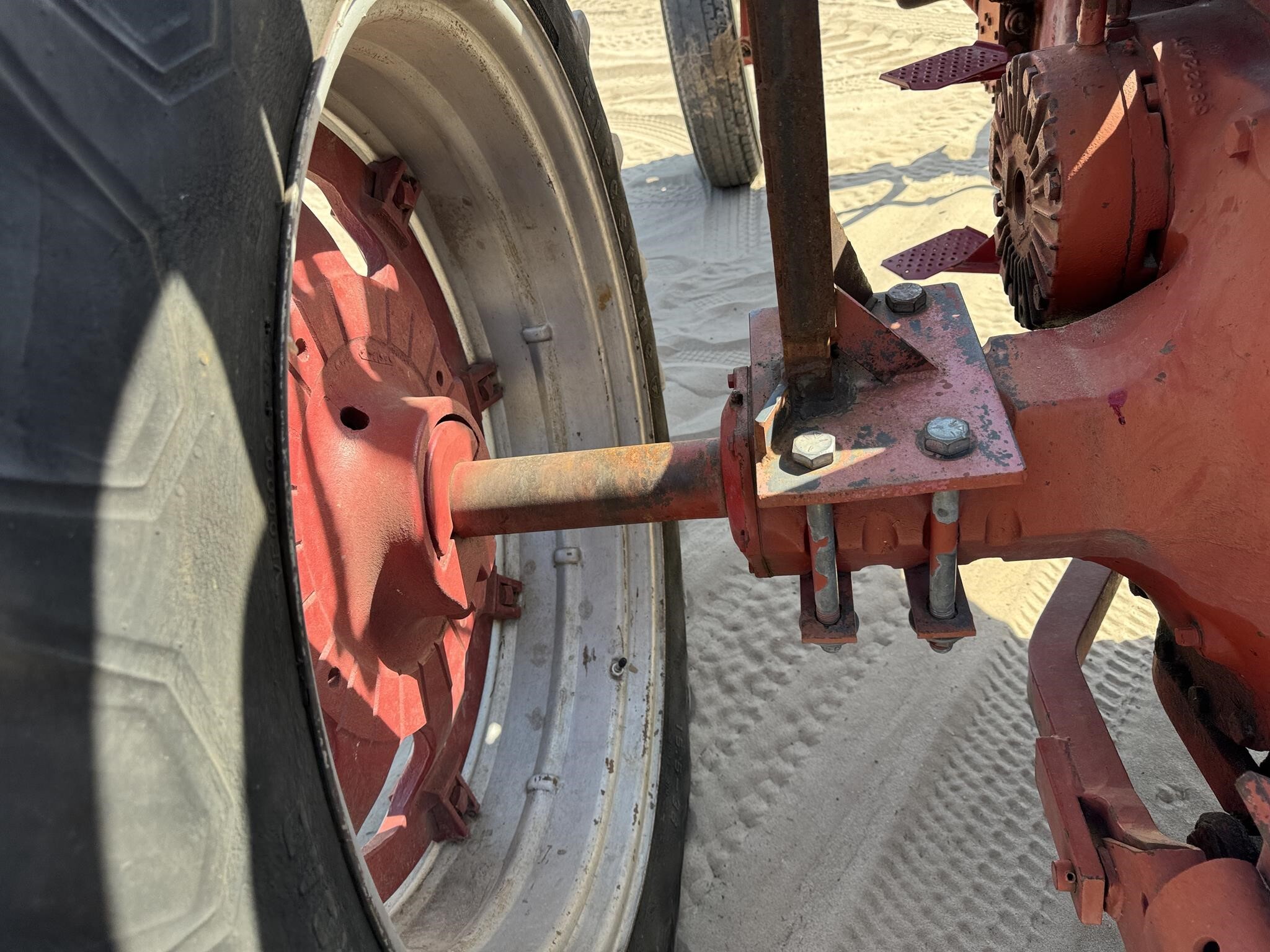 1965 International Harvester 706 Tractor