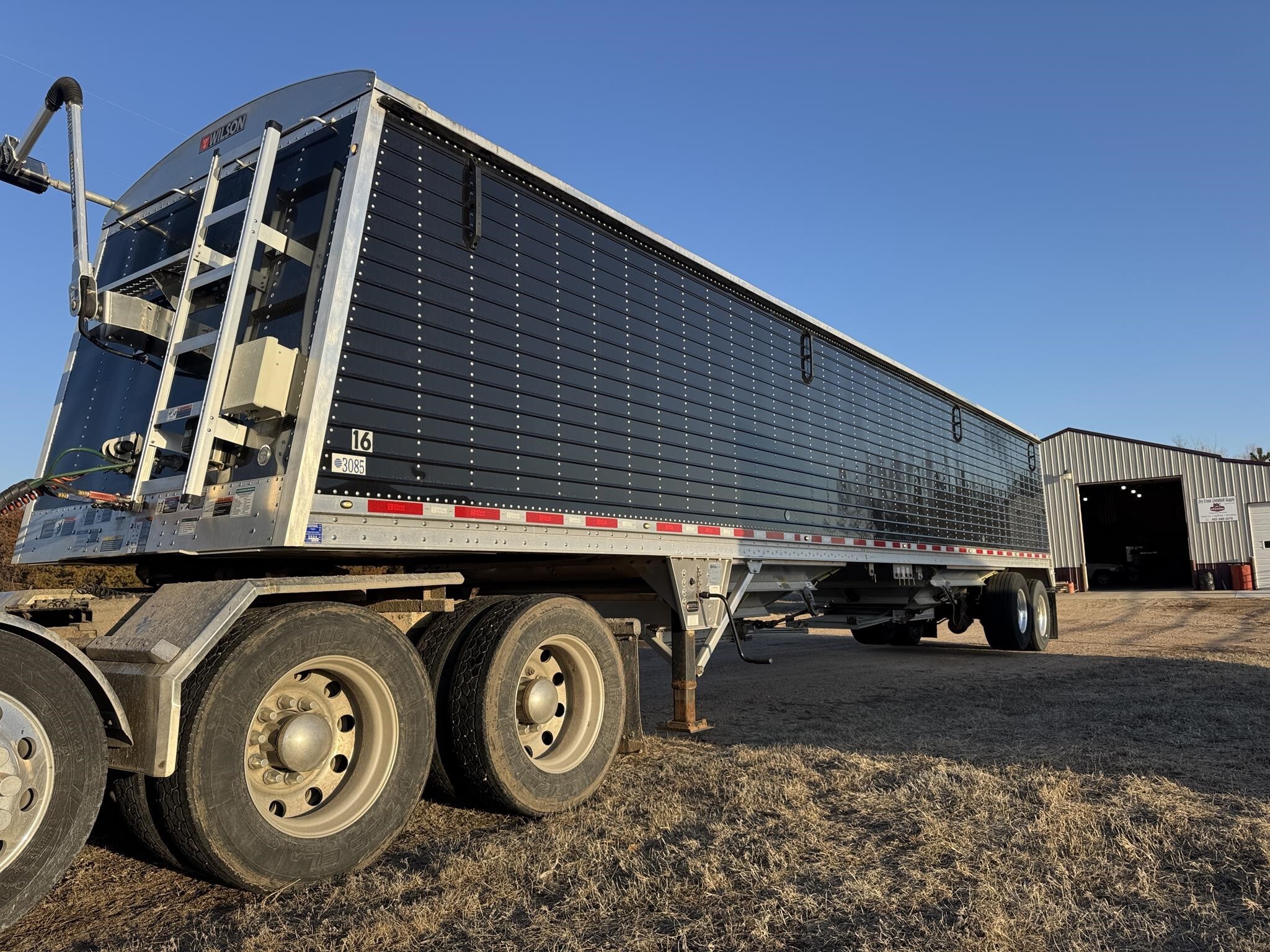2020 Wilson Commander Grain Trailer