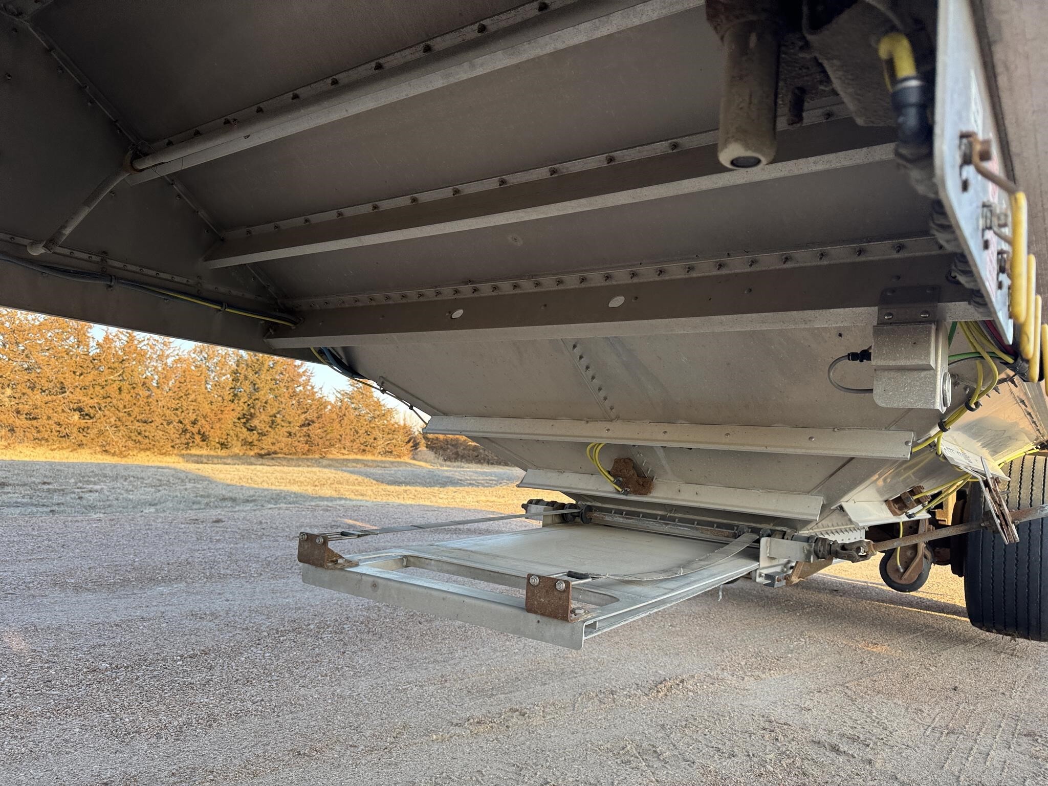 2020 Wilson Commander Grain Trailer