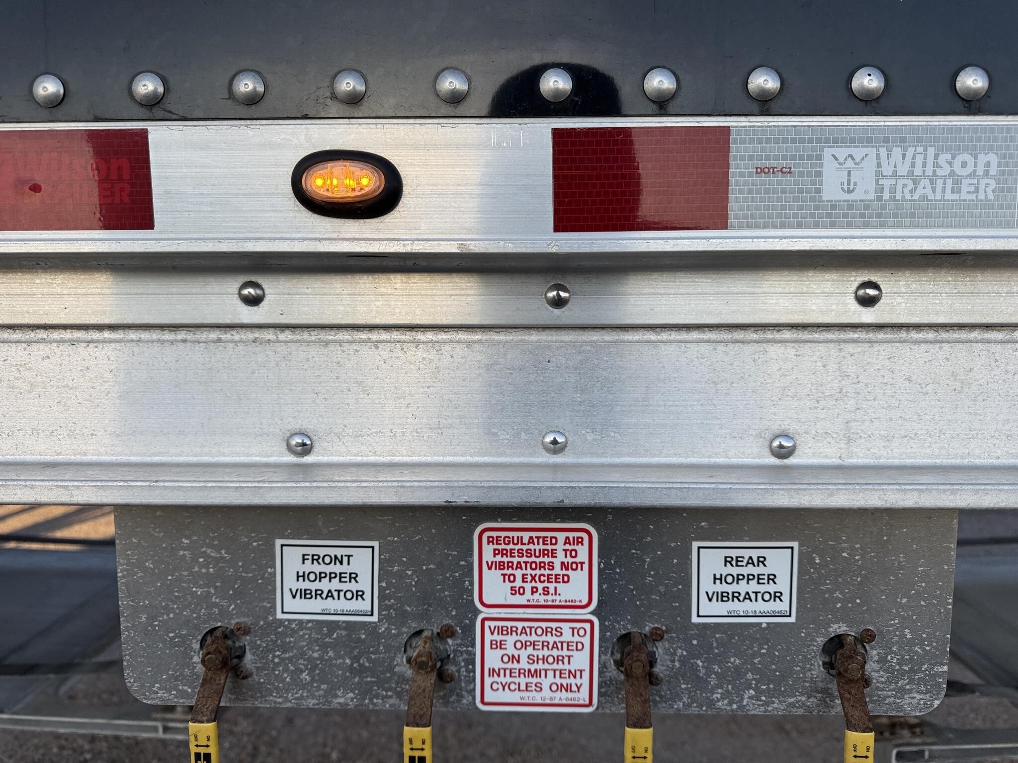 2020 Wilson Commander Grain Trailer