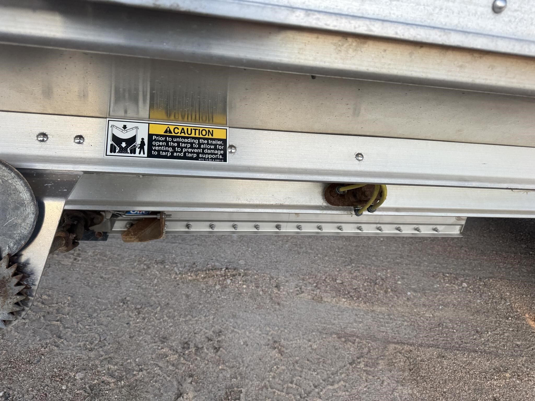 2020 Wilson Commander Grain Trailer