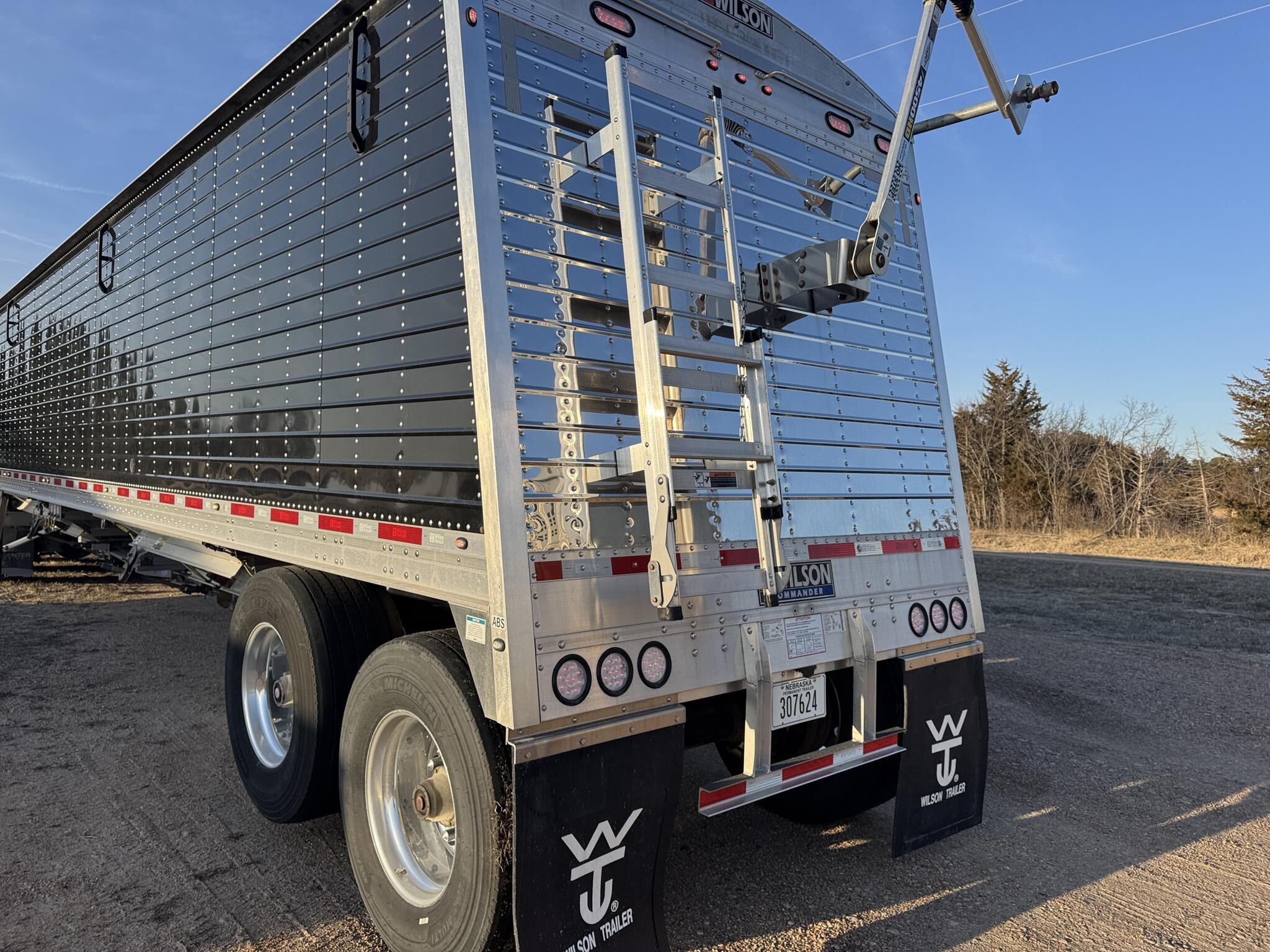 2020 Wilson Commander Grain Trailer